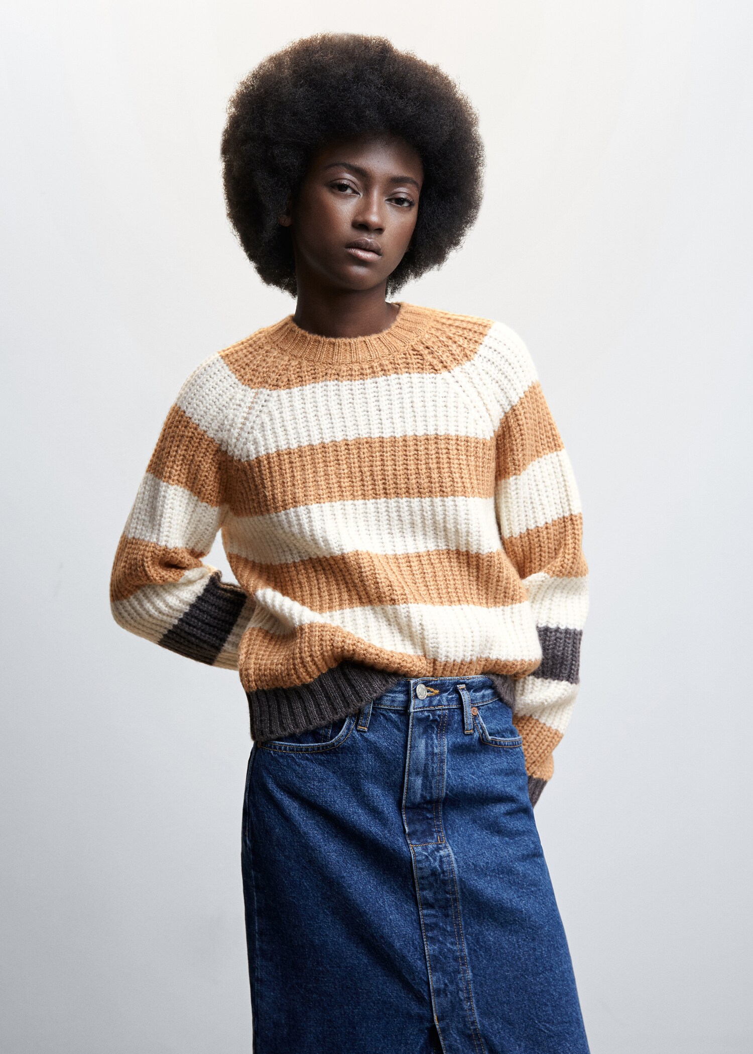 Round-neck striped sweater - Medium plane