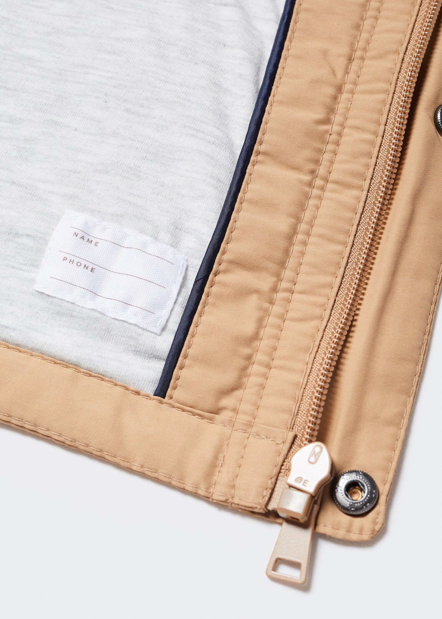 Anorak capucha bolsillos - Detalle del artículo 8