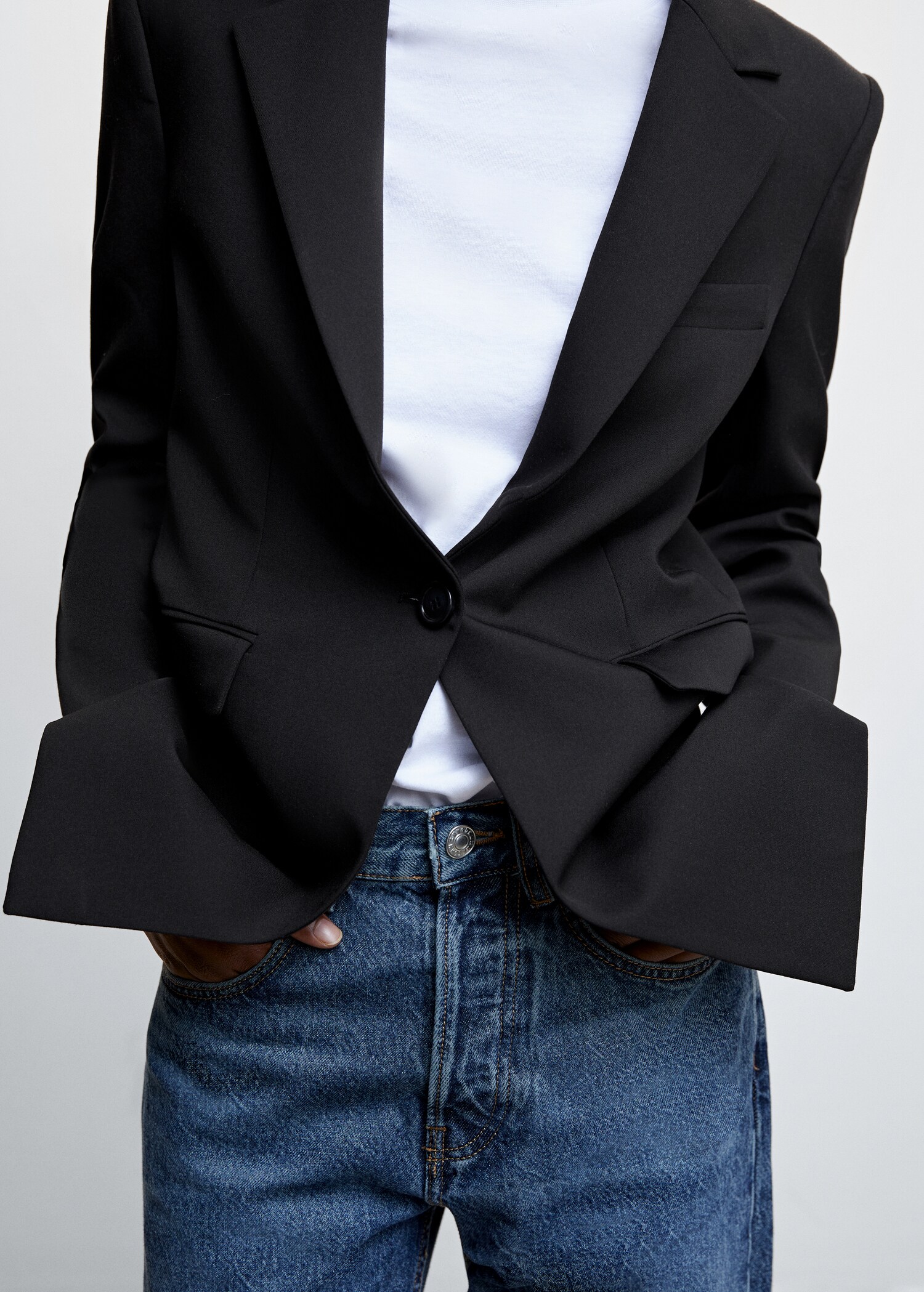 Suit jacket with buttons  - Details of the article 6