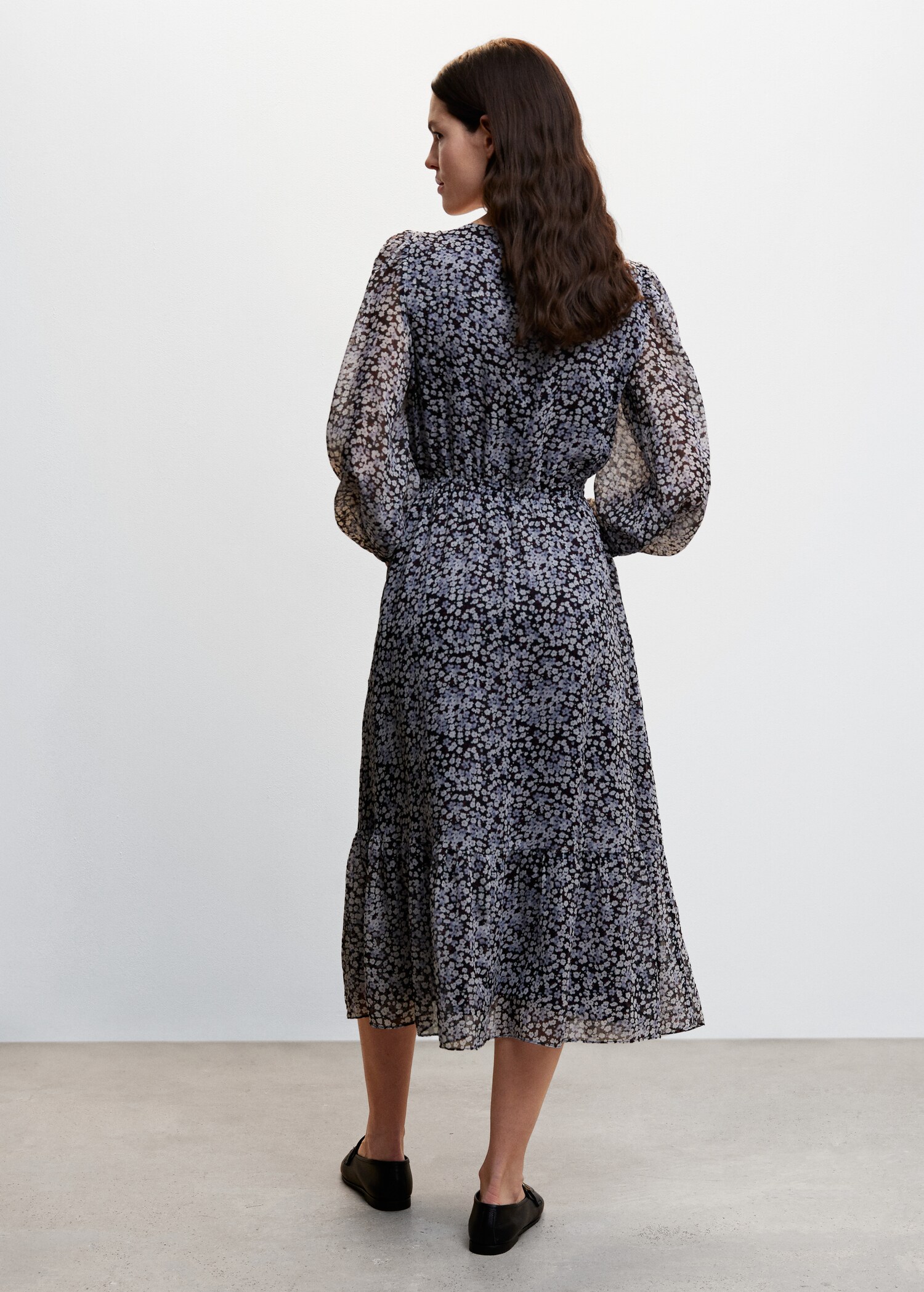 Kleid mit Blumenmuster - Rückseite des Artikels