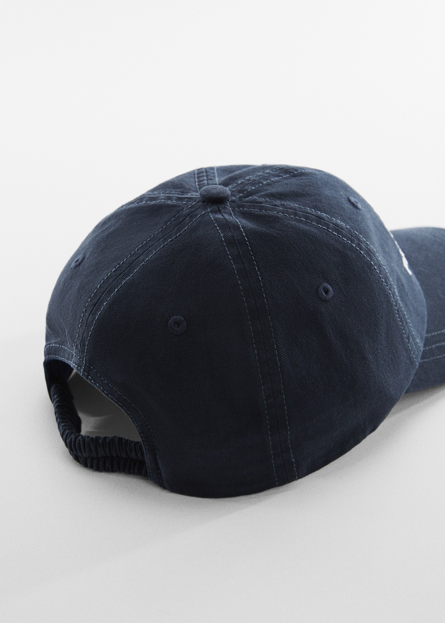 Embroidered message cap - Details of the article 1
