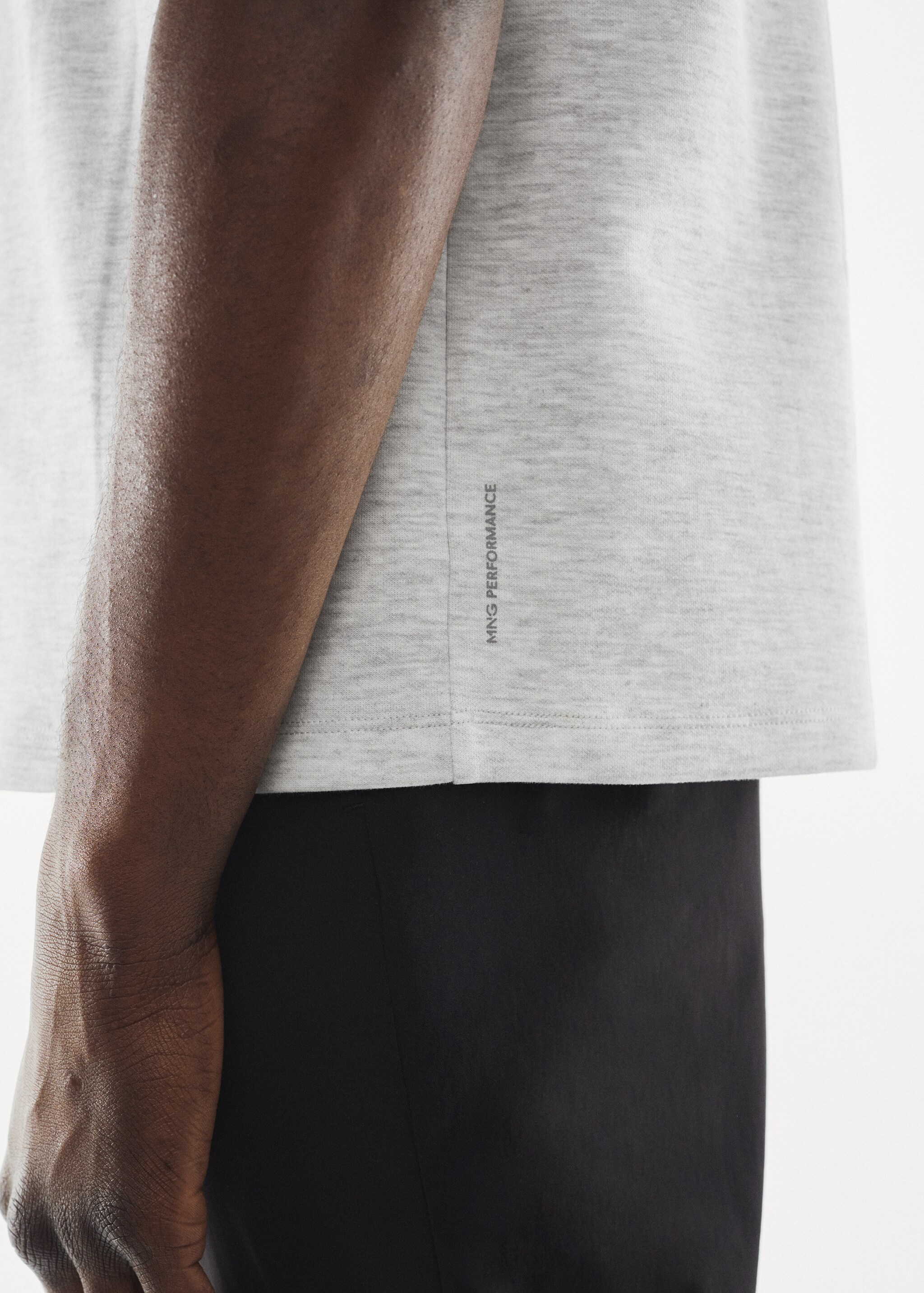 Breathable cotton t-shirt - Details of the article 4