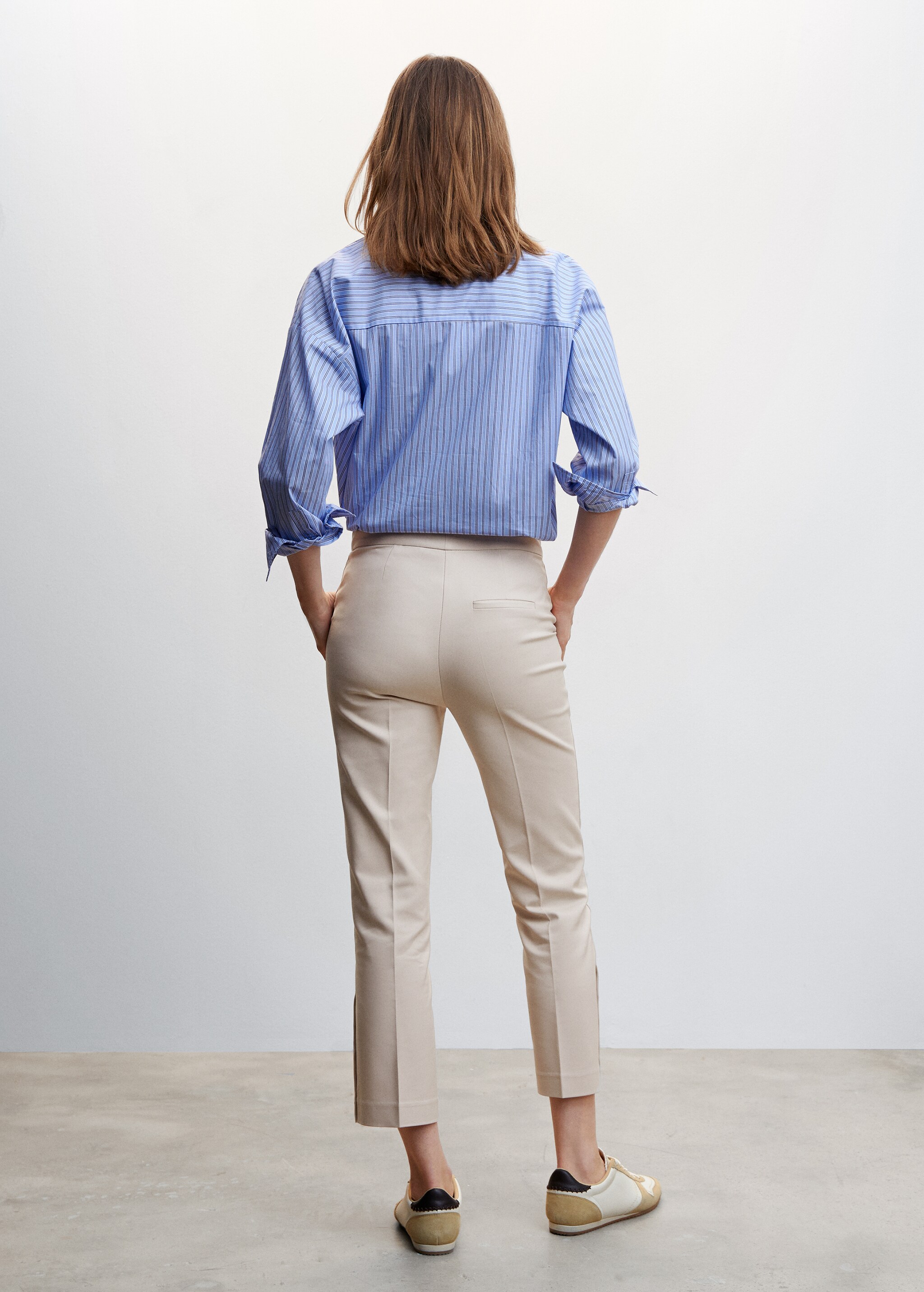 Buttons straight-fit trousers - Reverse of the article
