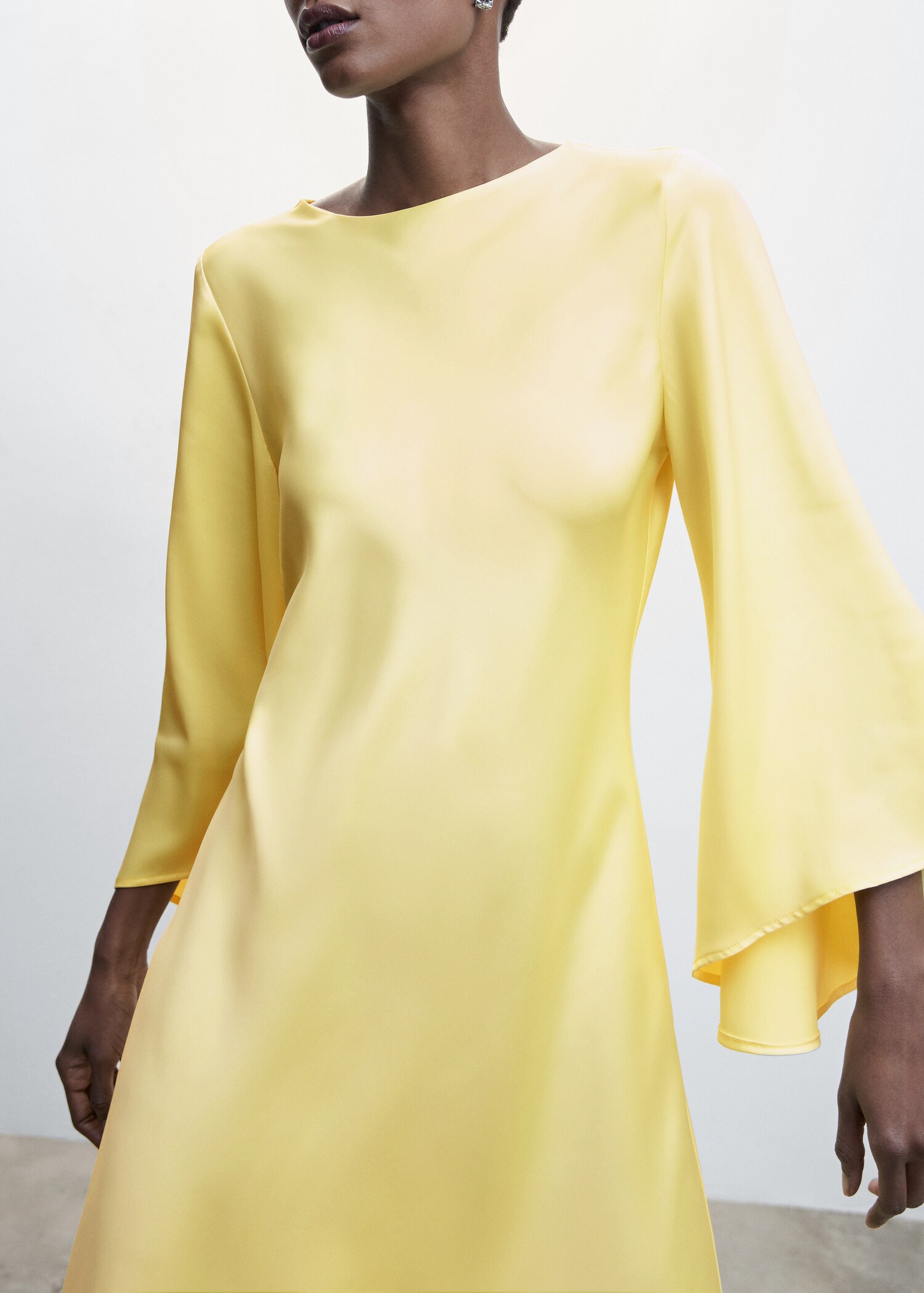 Flared sleeves dress - Details of the article 1
