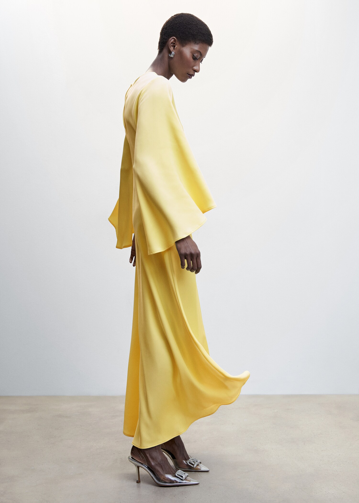 Flared sleeves dress - Details of the article 2