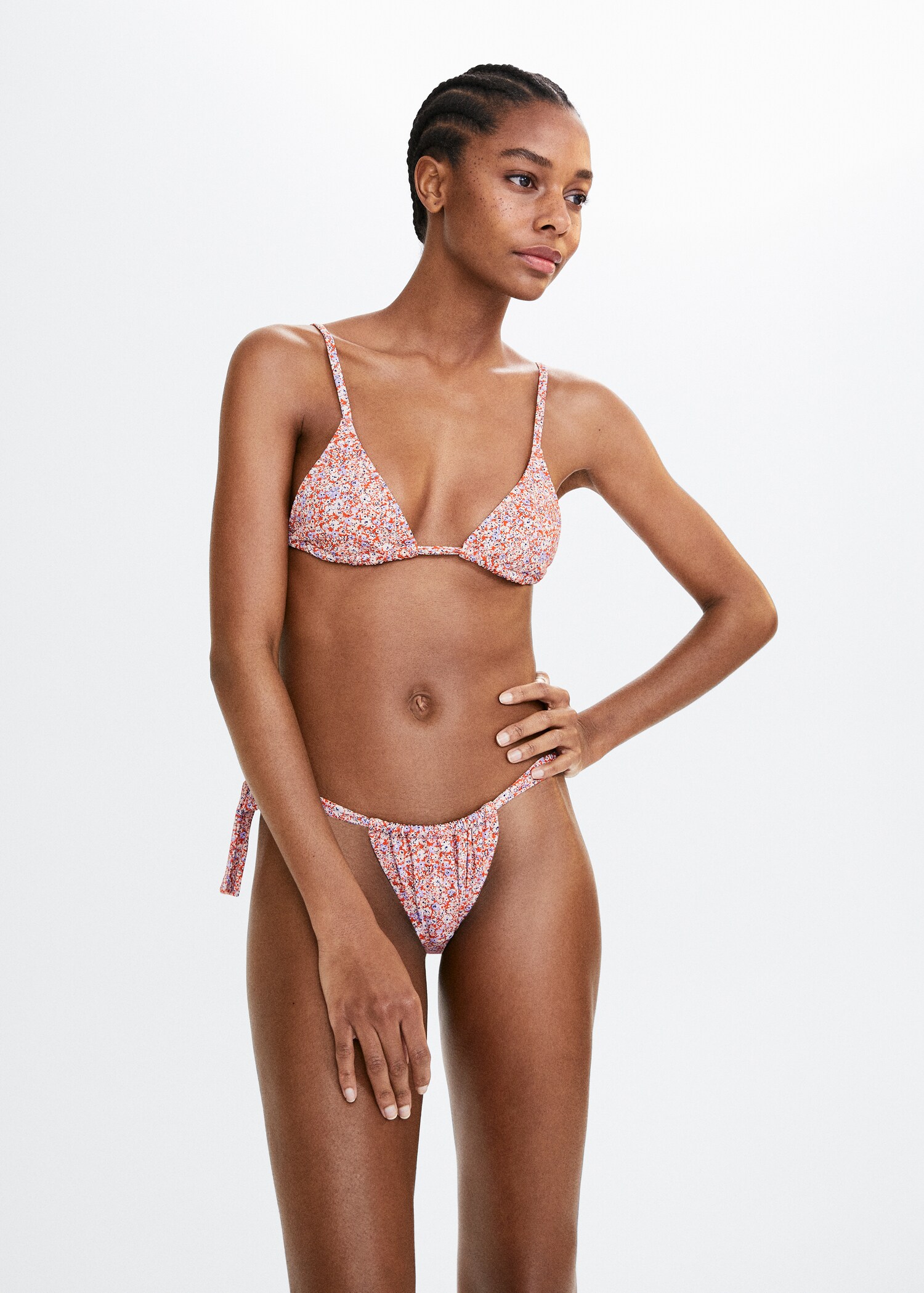 Top bikini triunghi - Plan mediu