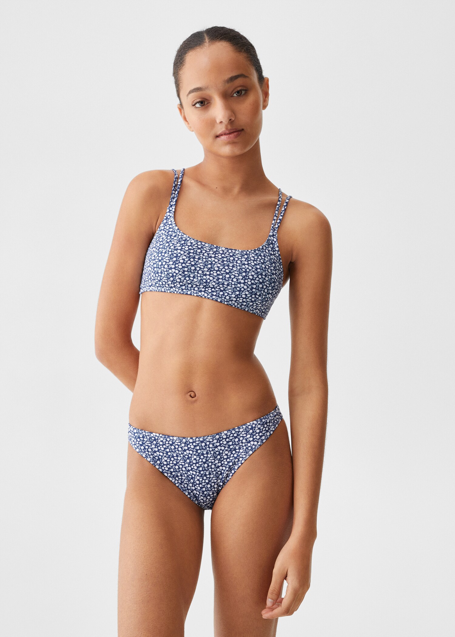 Bikini estampado floral - Plano medio