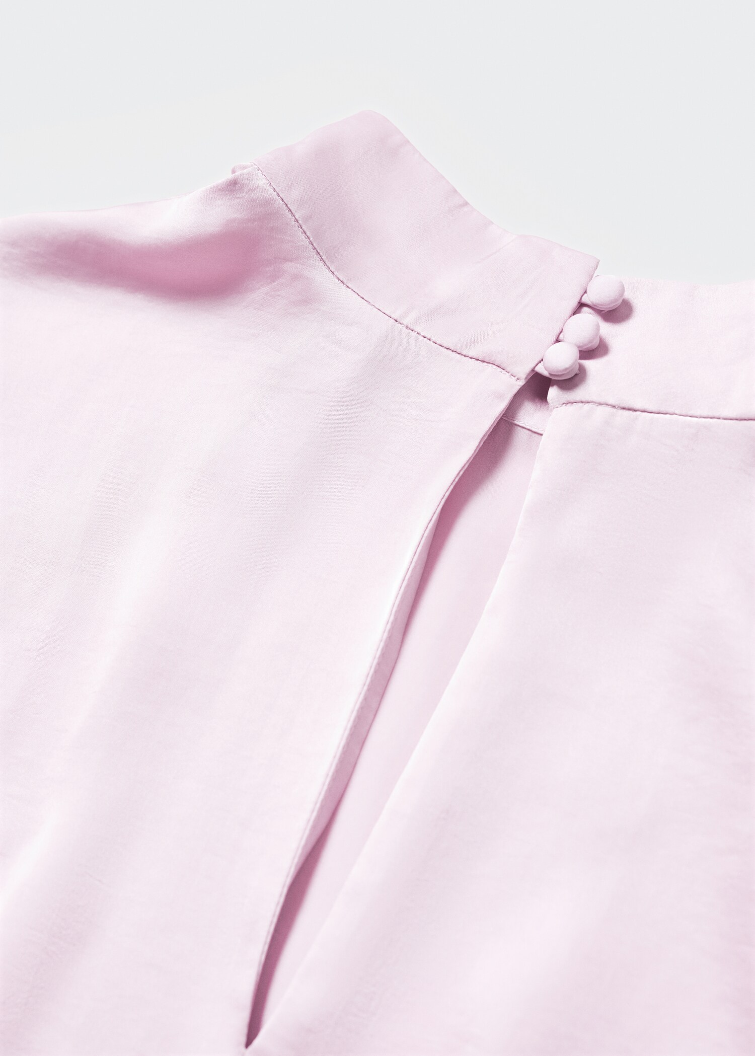 Blouse satinée col roulé - Détail de l'article 8