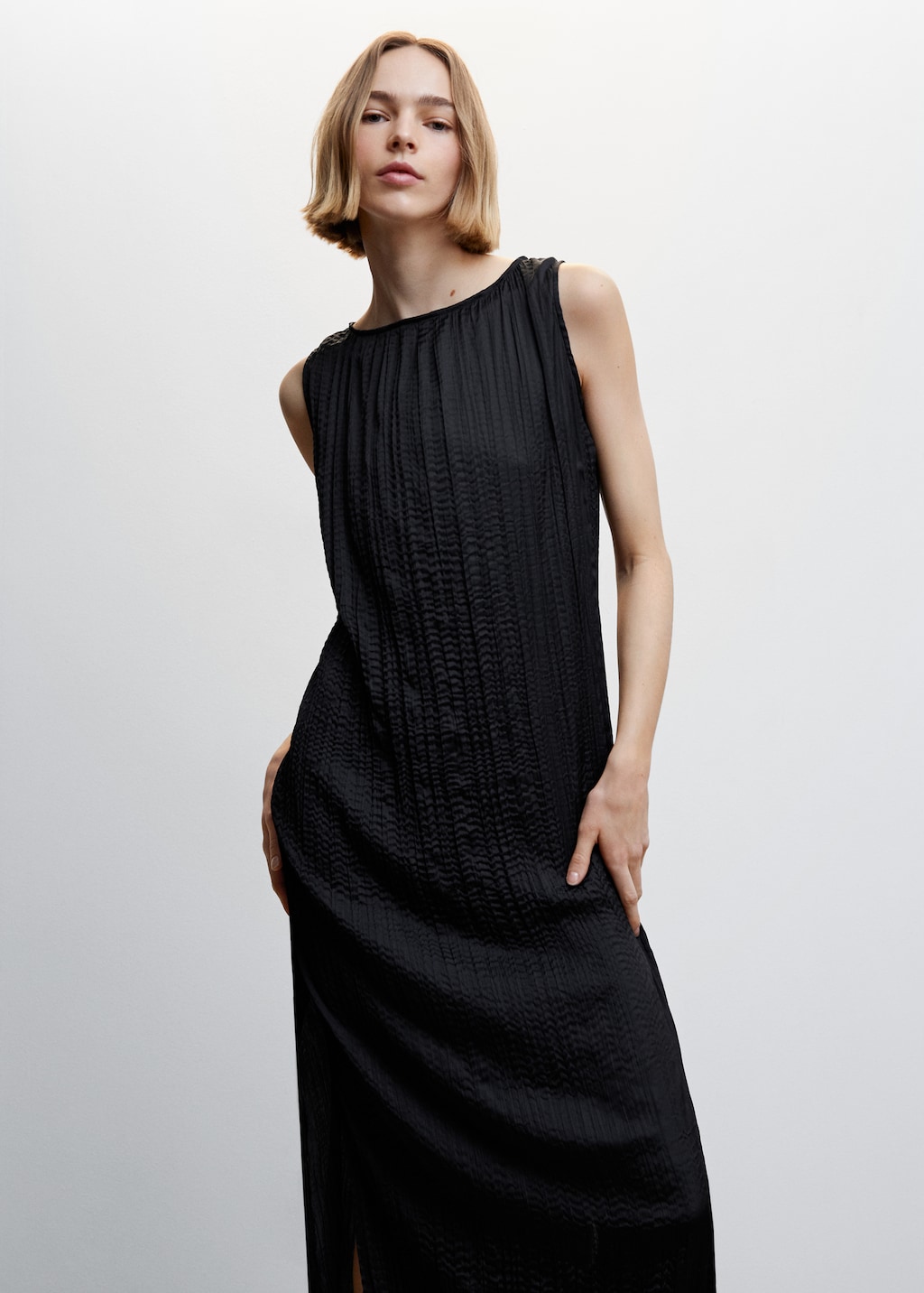 Robe noire midi texturee