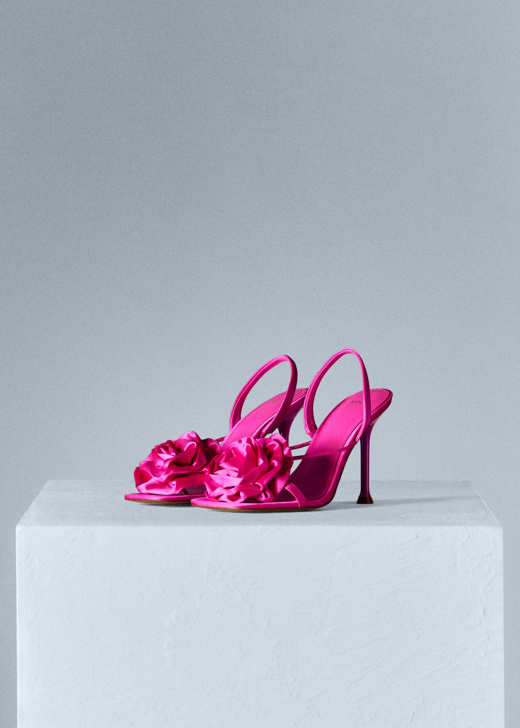 Sandalia tacón maxi flor - Plano medio, Fucsia. Ref: 47026716-00.