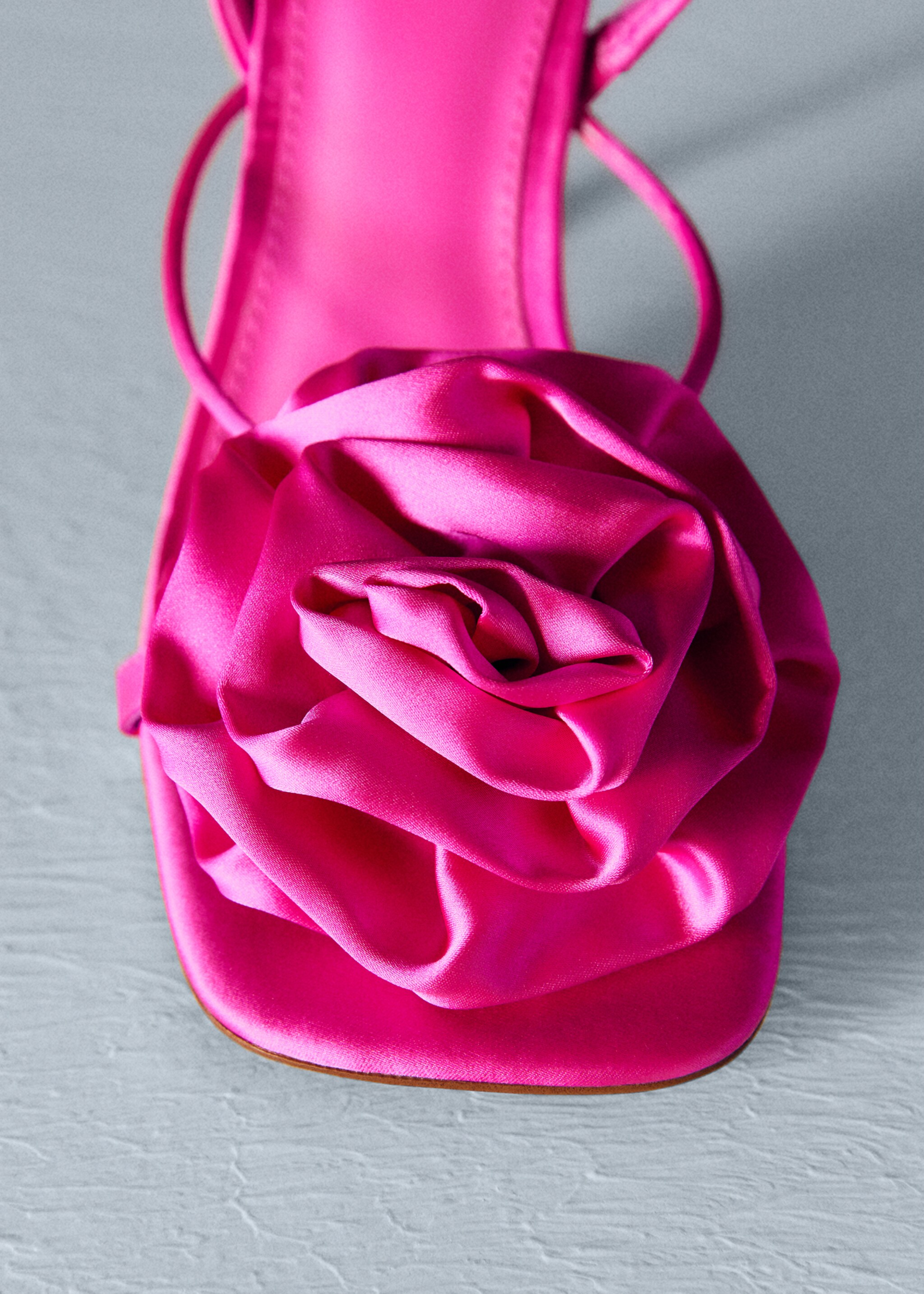 Sandalia tacón maxi flor - Detalle del artículo 2, Fucsia. Ref: 47026716-00.