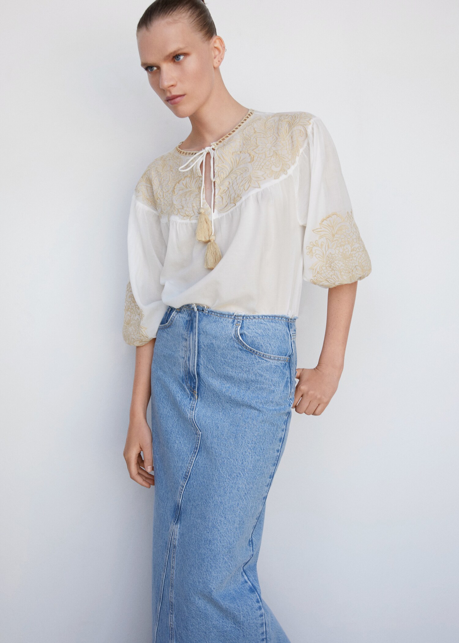 Blouse brodée cordon - Plan moyen