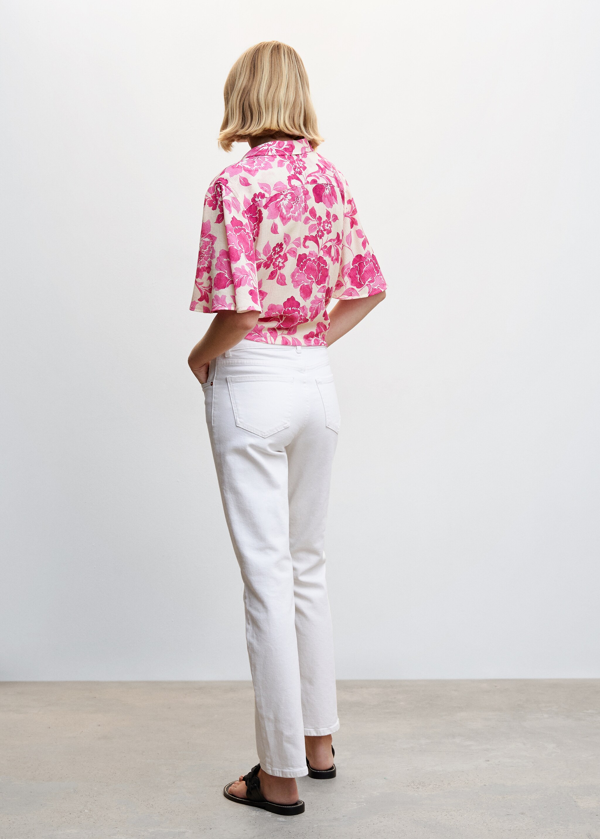 Floral shirt with knot - Reverse of the article