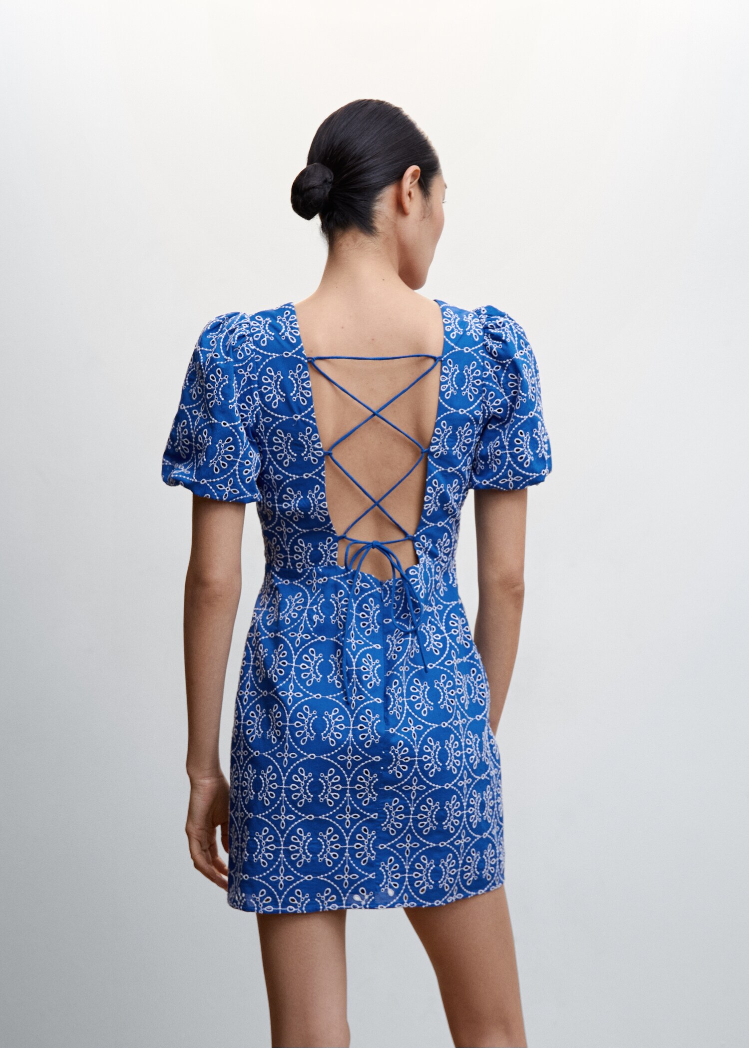 Embroidered open back dress - Reverse of the article