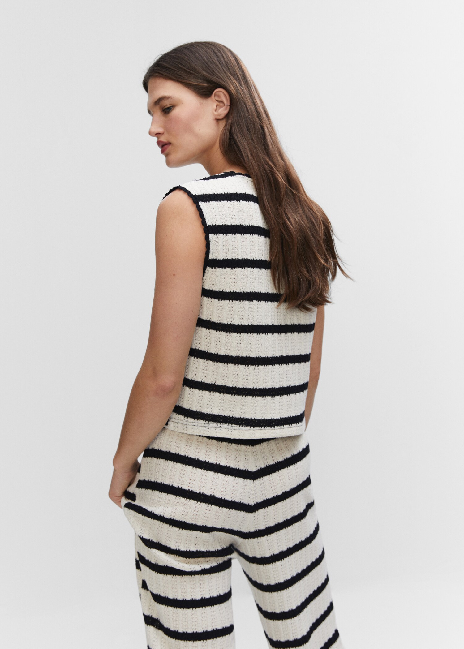 Crochet striped top - Reverse of the article