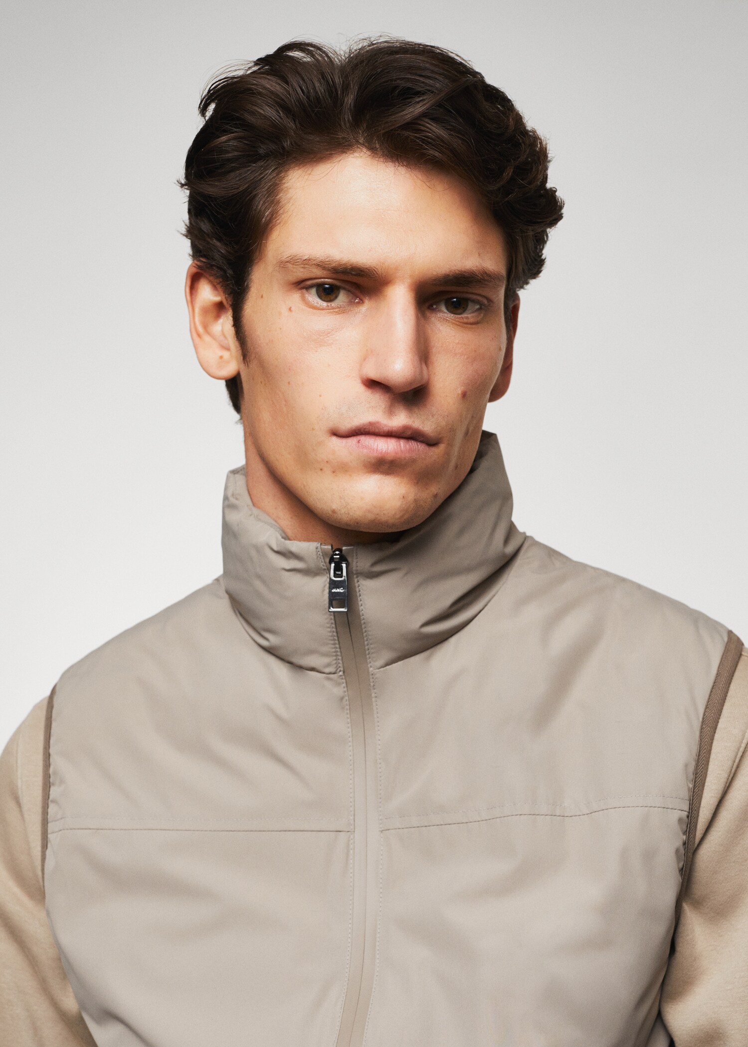 Water-repellent quilted gilet - Details of the article 1