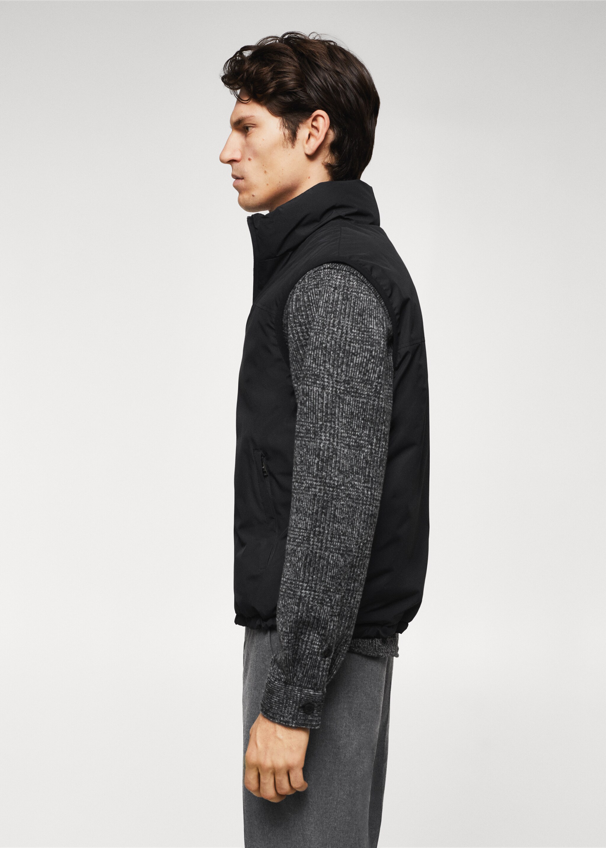 Water-repellent quilted gilet - Details of the article 6