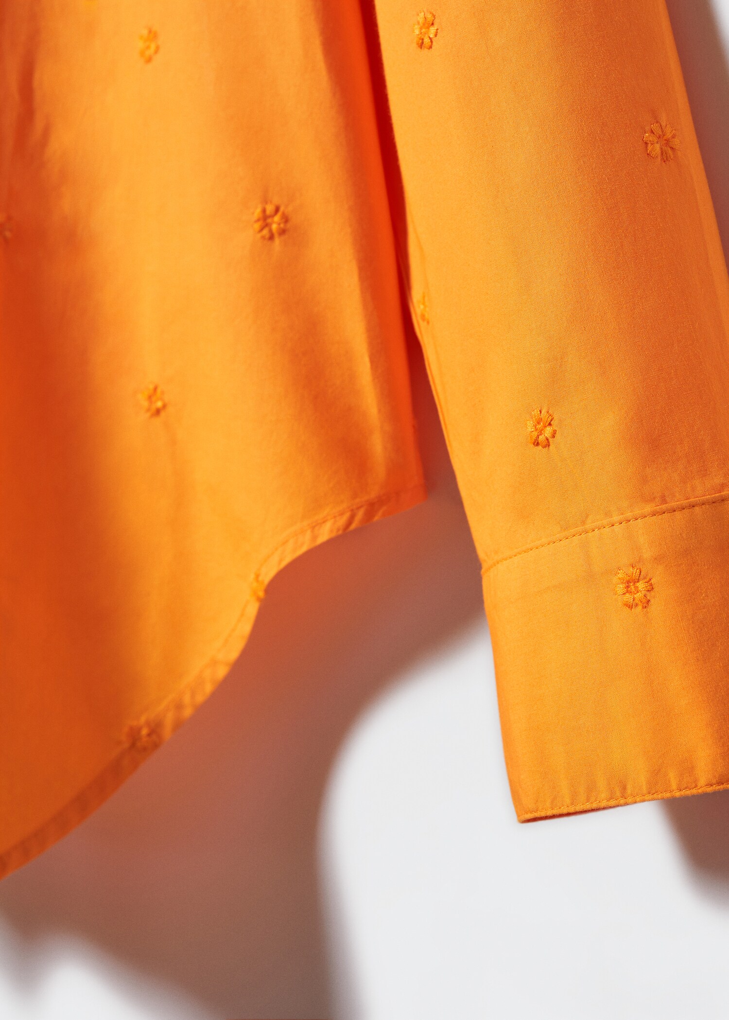 Embroidered flowers shirt - Details of the article 8