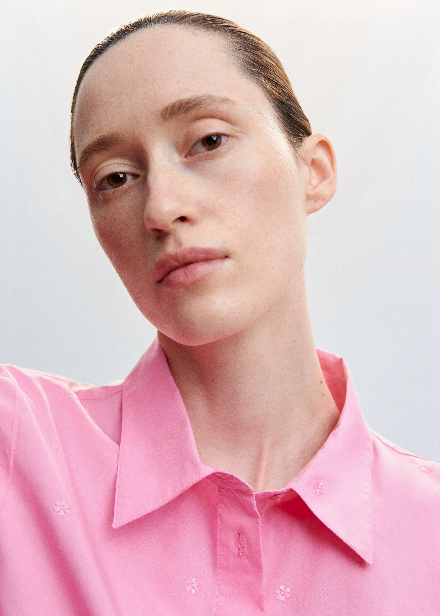 Embroidered flowers shirt - Details of the article 1