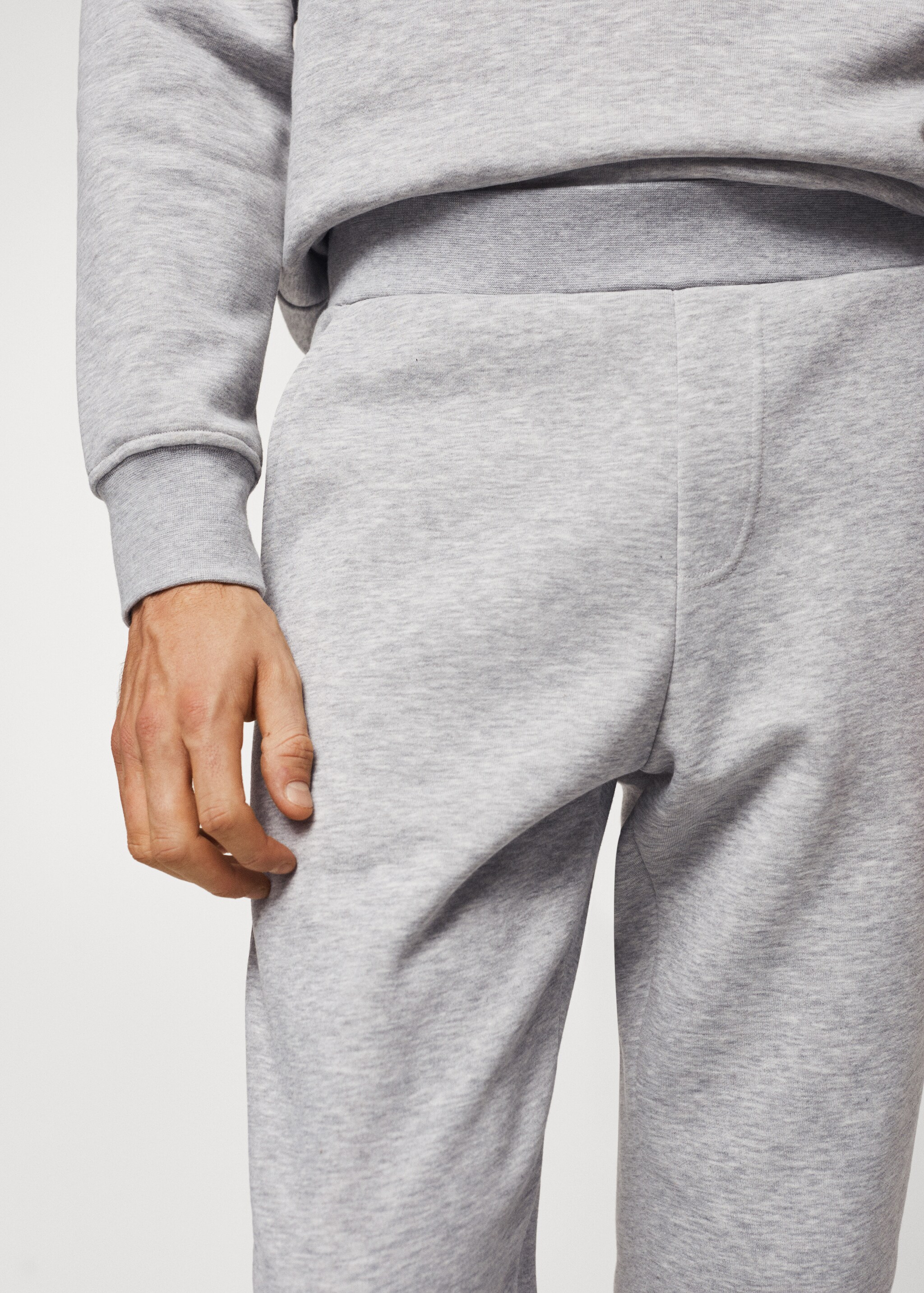 Sustainable cotton jogger trousers - Details of the article 1
