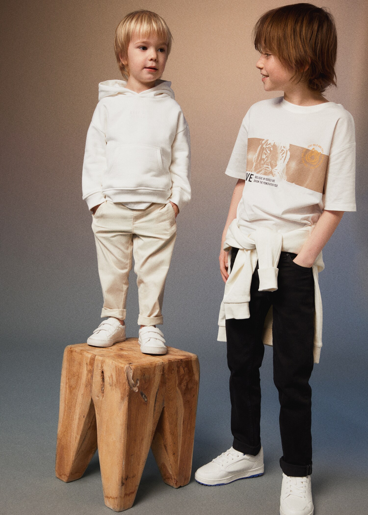 Basic hooded sweatshirt - Details of the article 5