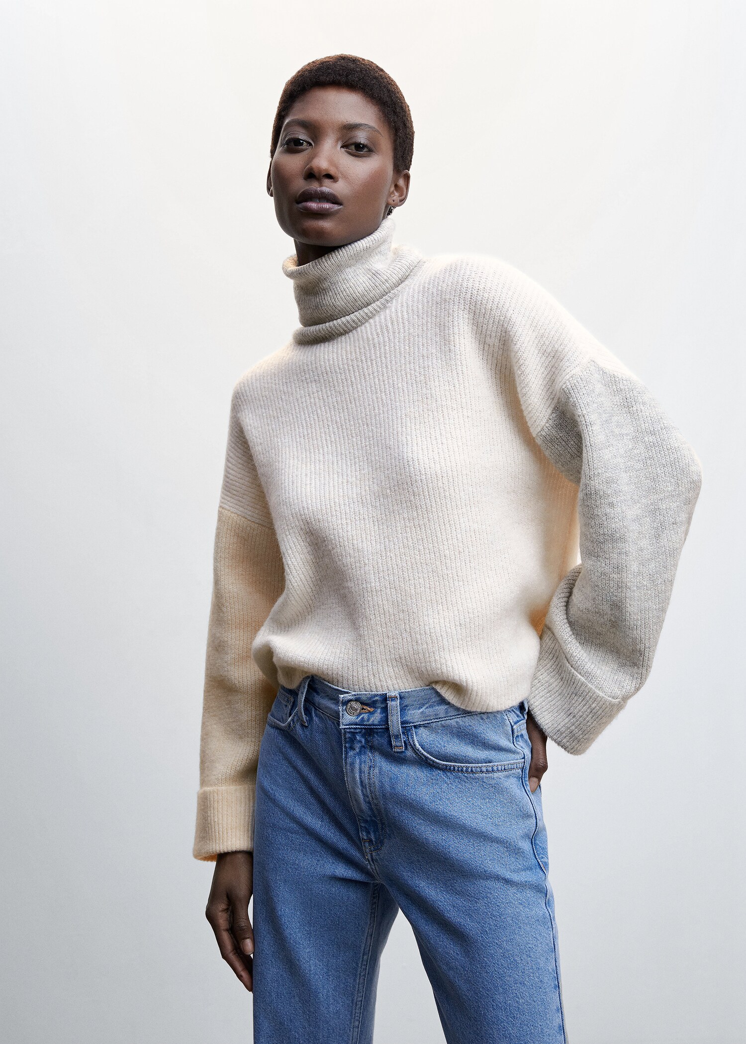  Combined panel knit sweater - Medium plane