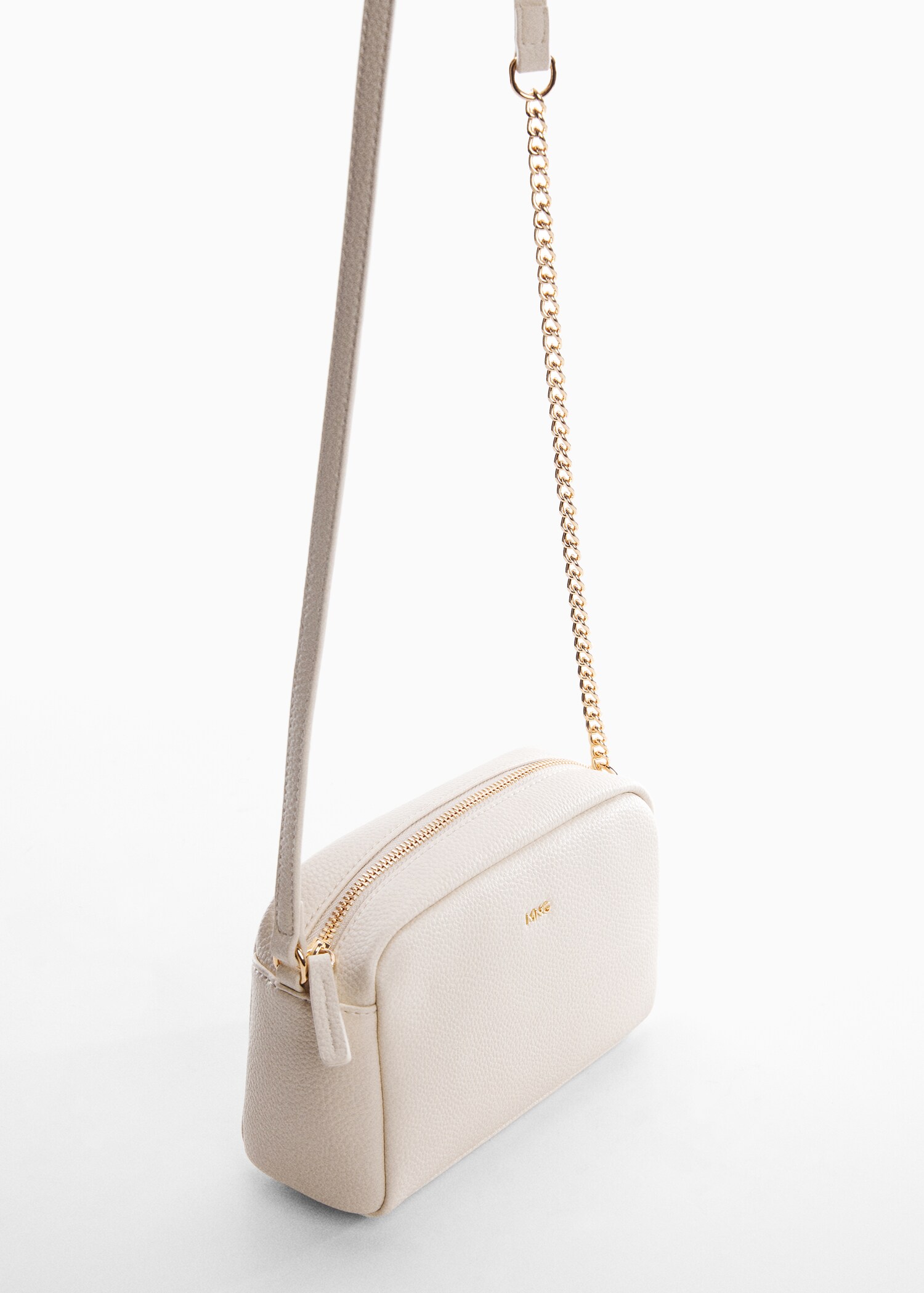 Bolso de hombro cadena - Plano medio