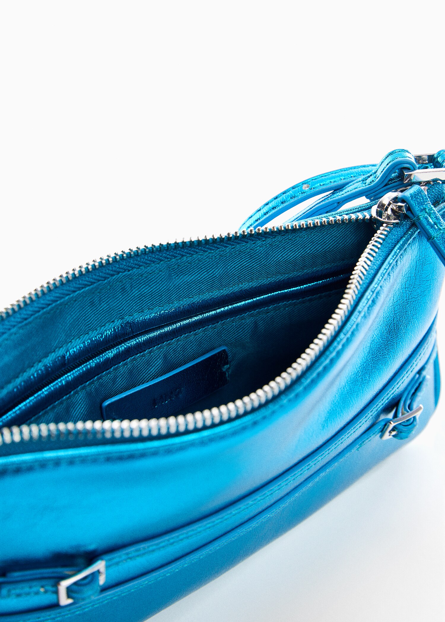 Metallic bag with buckles - Details of the article 2