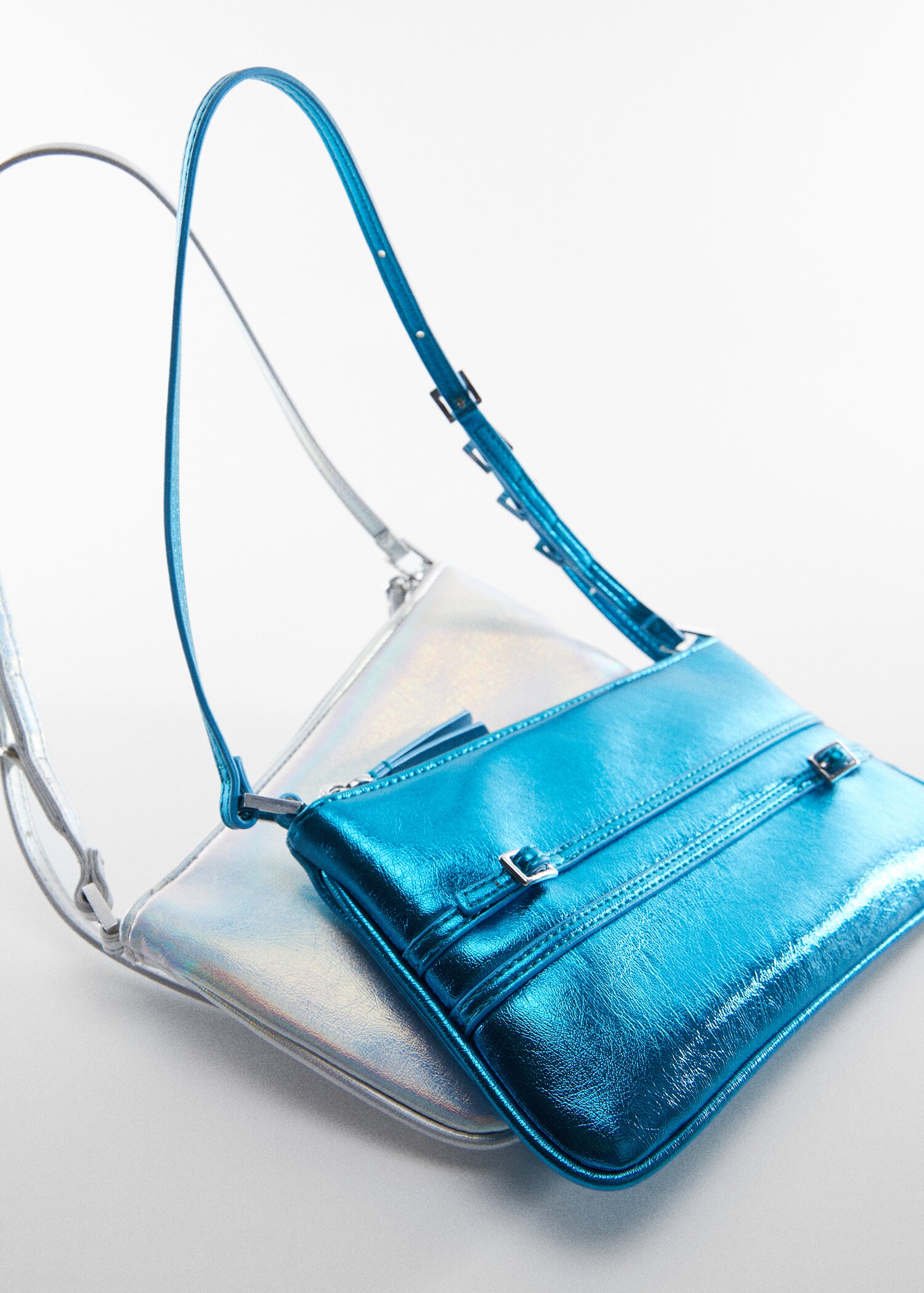 Metallic bag with buckles - Details of the article 5
