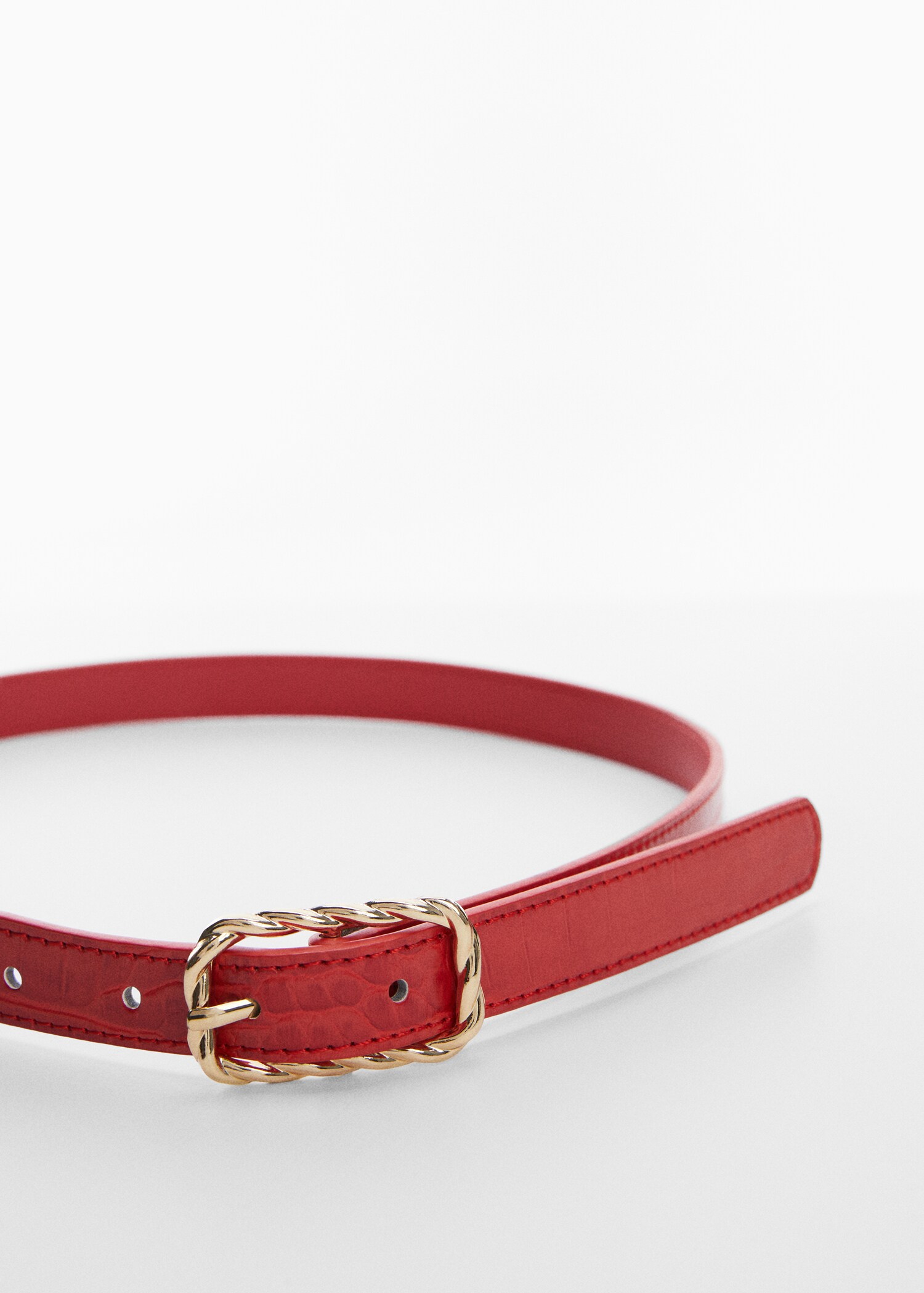 Ceinture boucle en relief - Plan moyen