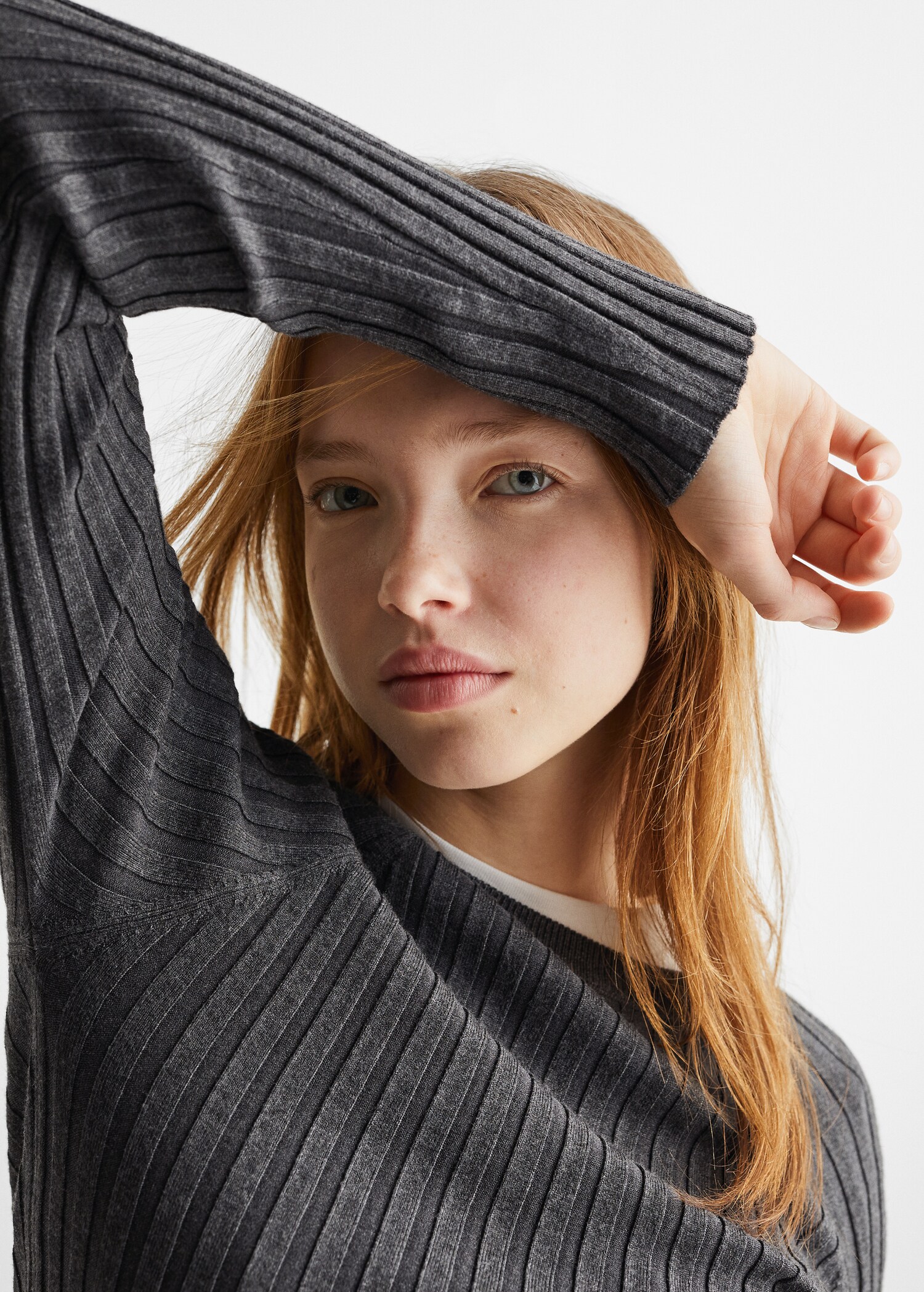 Ribbed knit sweater - Details of the article 2