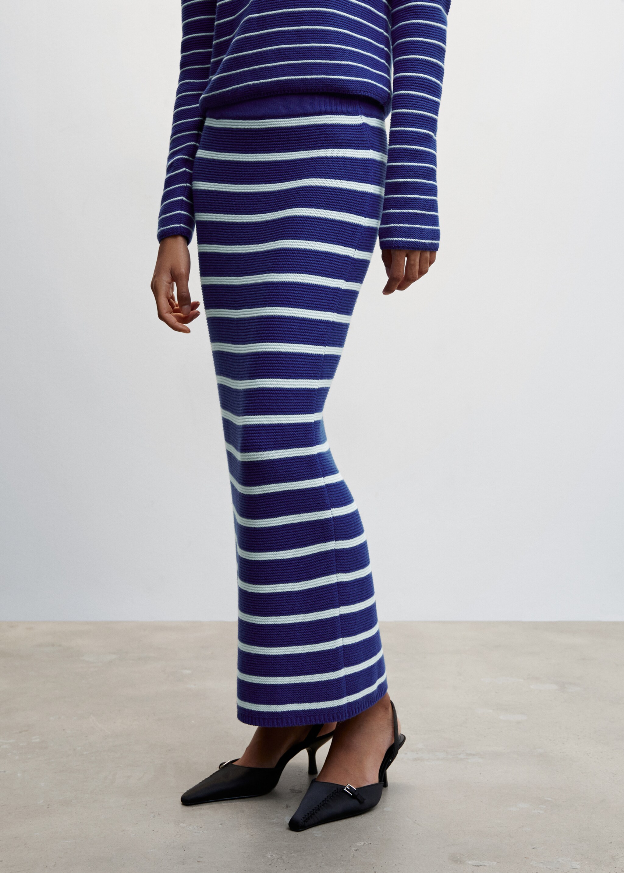 Striped knitted skirt - Details of the article 6, Vibrant blue. Ref: 47034016-00.