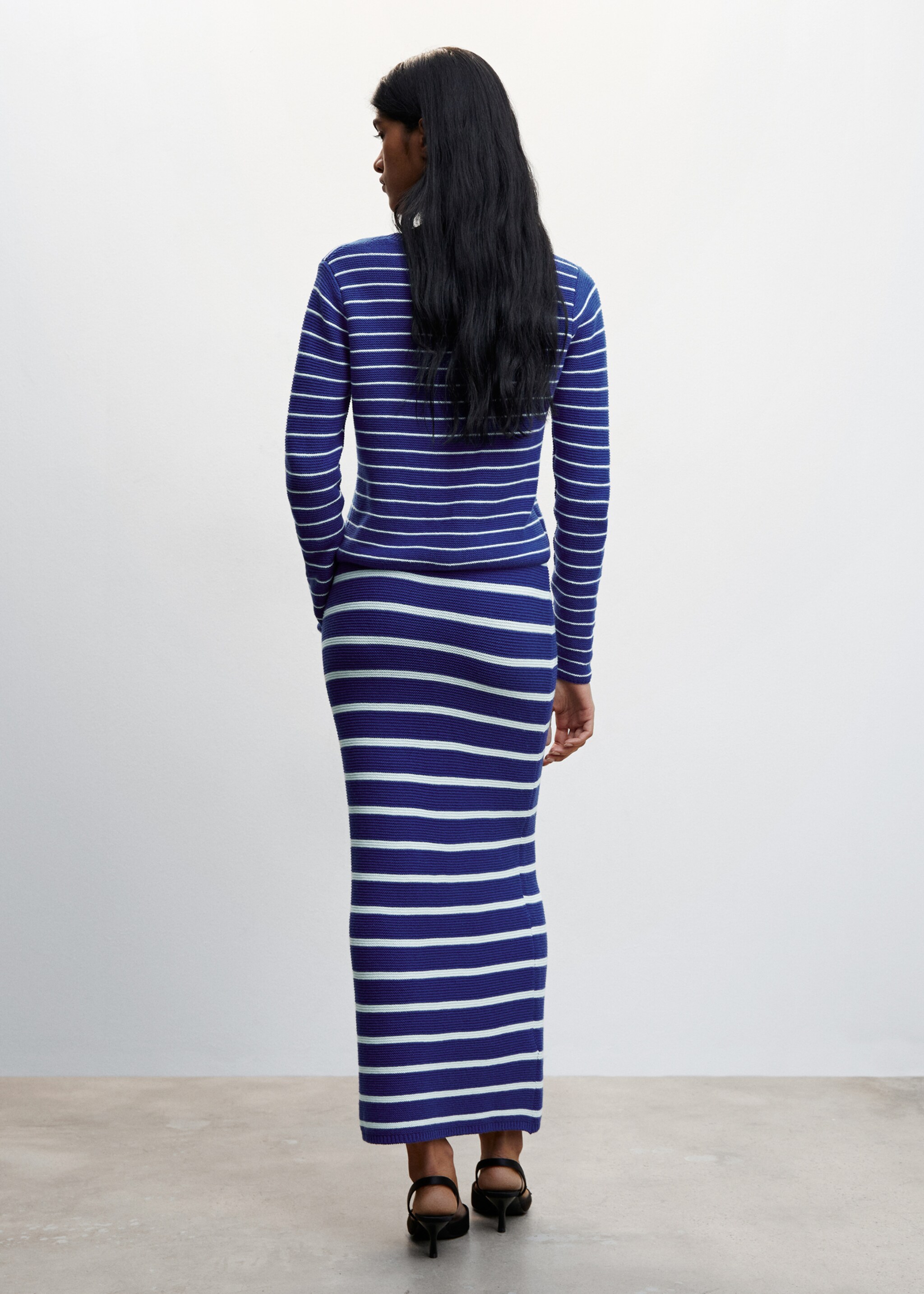 Striped knitted skirt - Reverse of the article, Vibrant blue. Ref: 47034016-00.