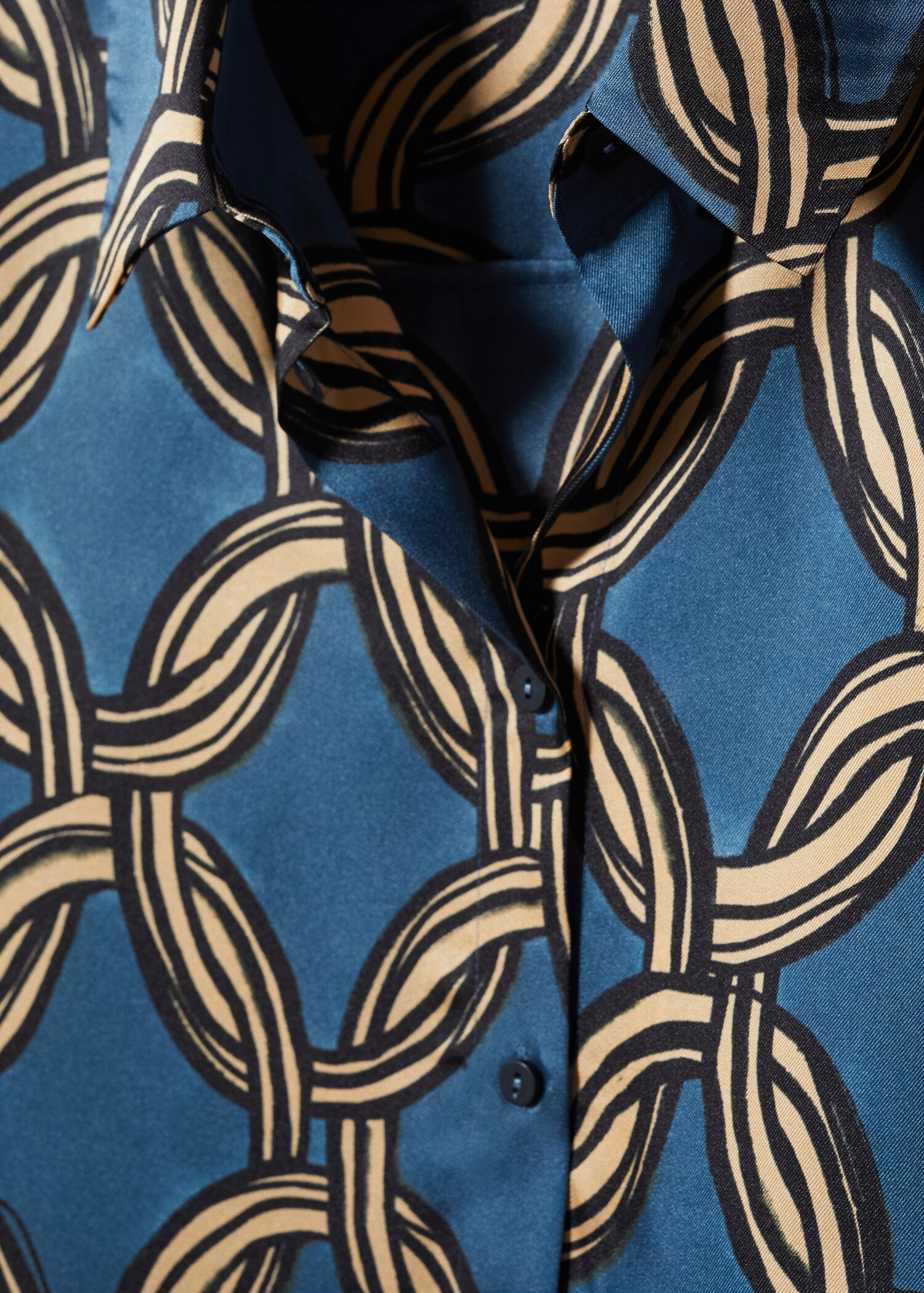 Bluse mit geometrischem Muster - Detail des Artikels 8
