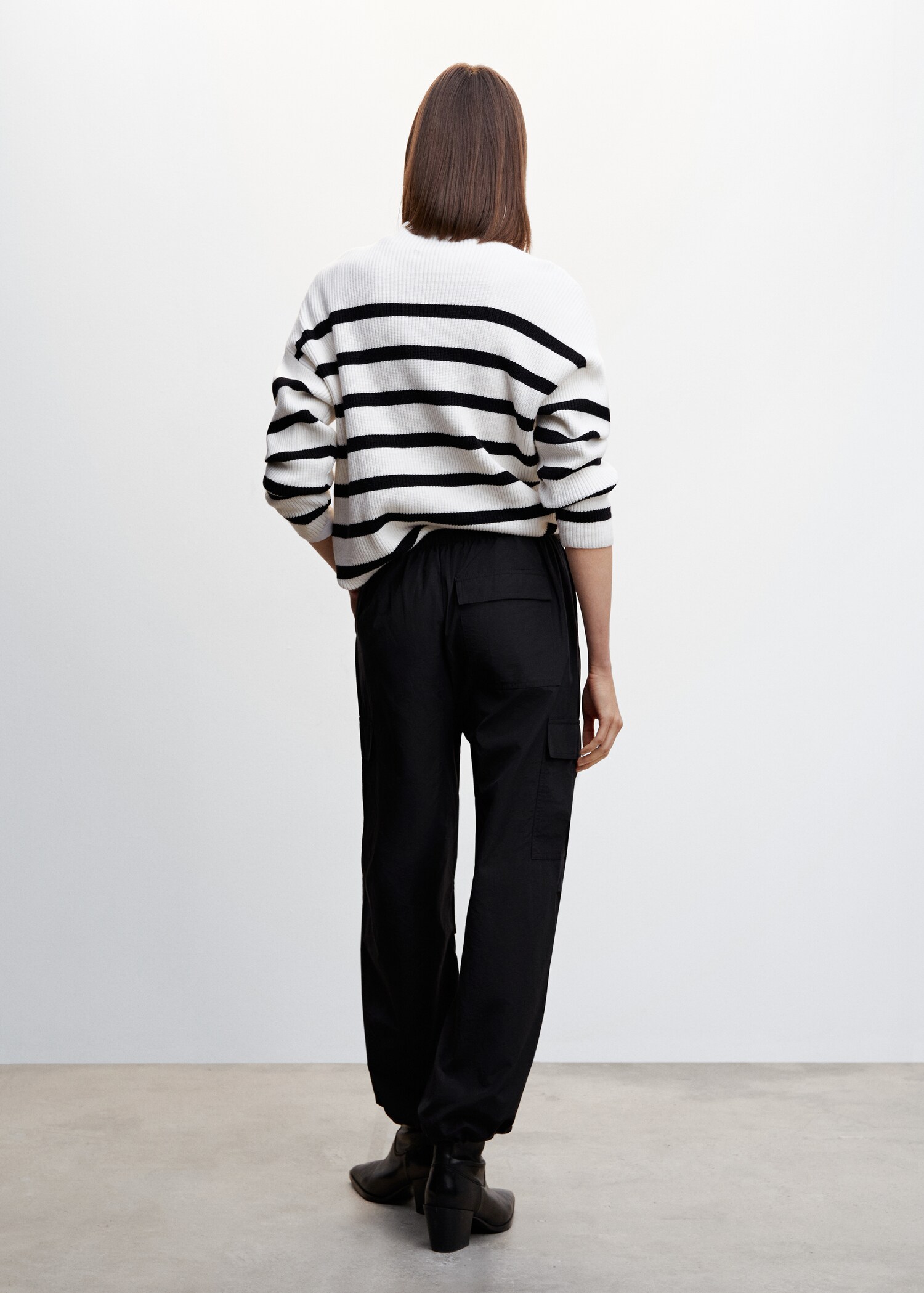 Parachute trousers - Reverse of the article