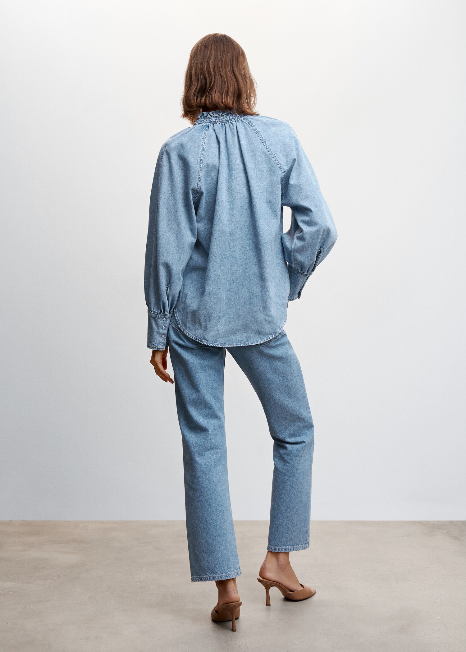 Chemise denim manches bouffantes - Verso de l’article