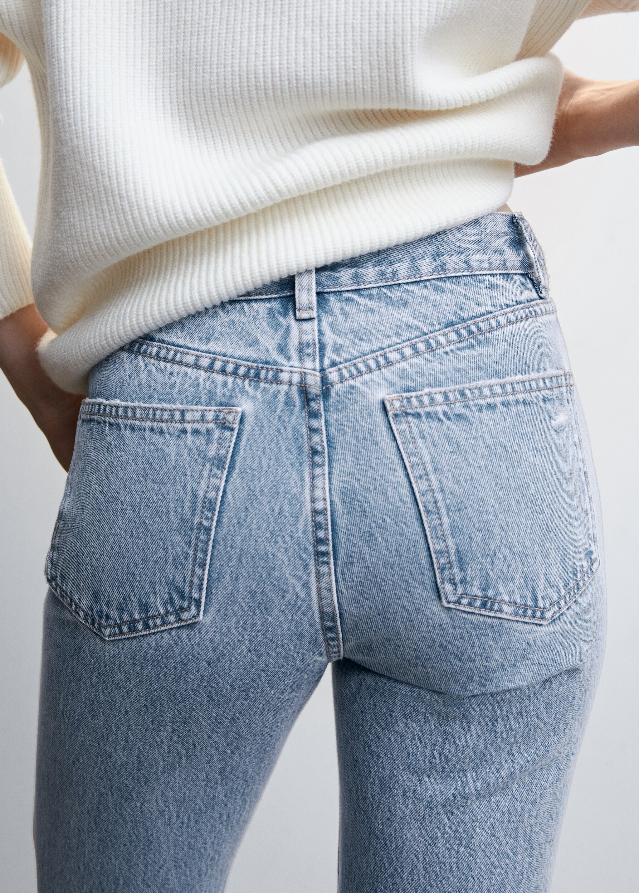 Ripped straight jeans - Details of the article 2