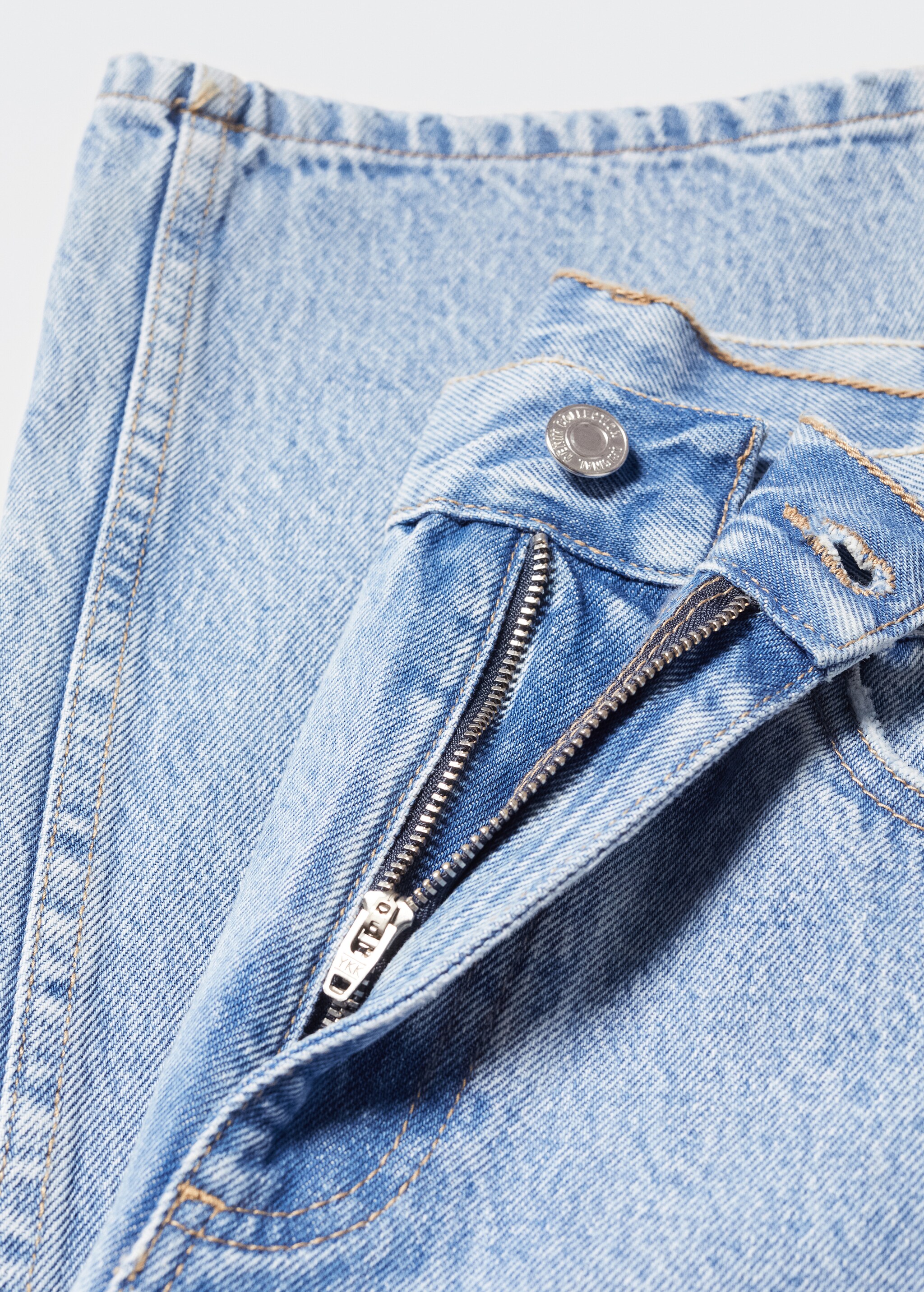 Ripped straight jeans - Details of the article 8
