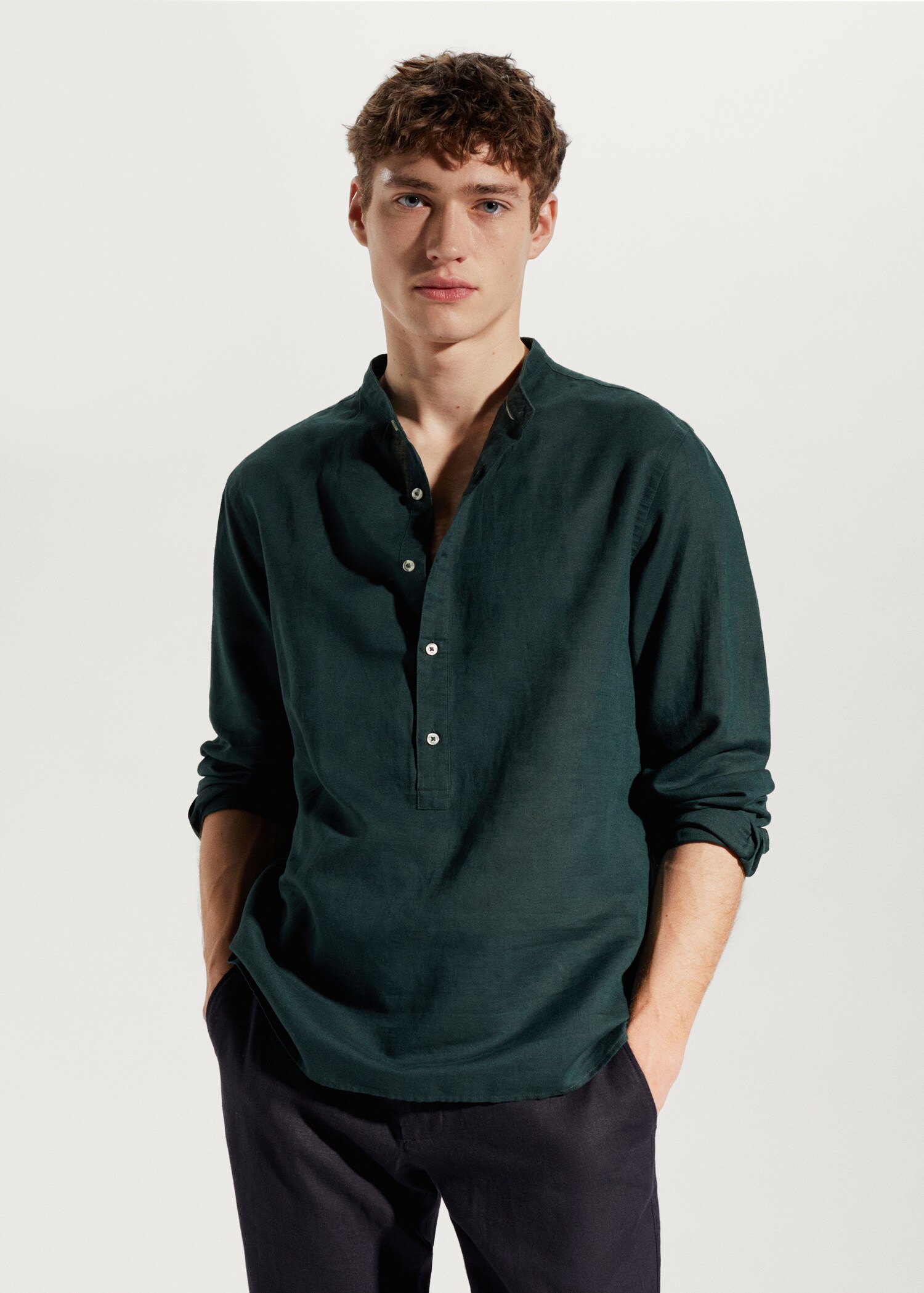 Chemise regular-fit lin col mao - Plan moyen
