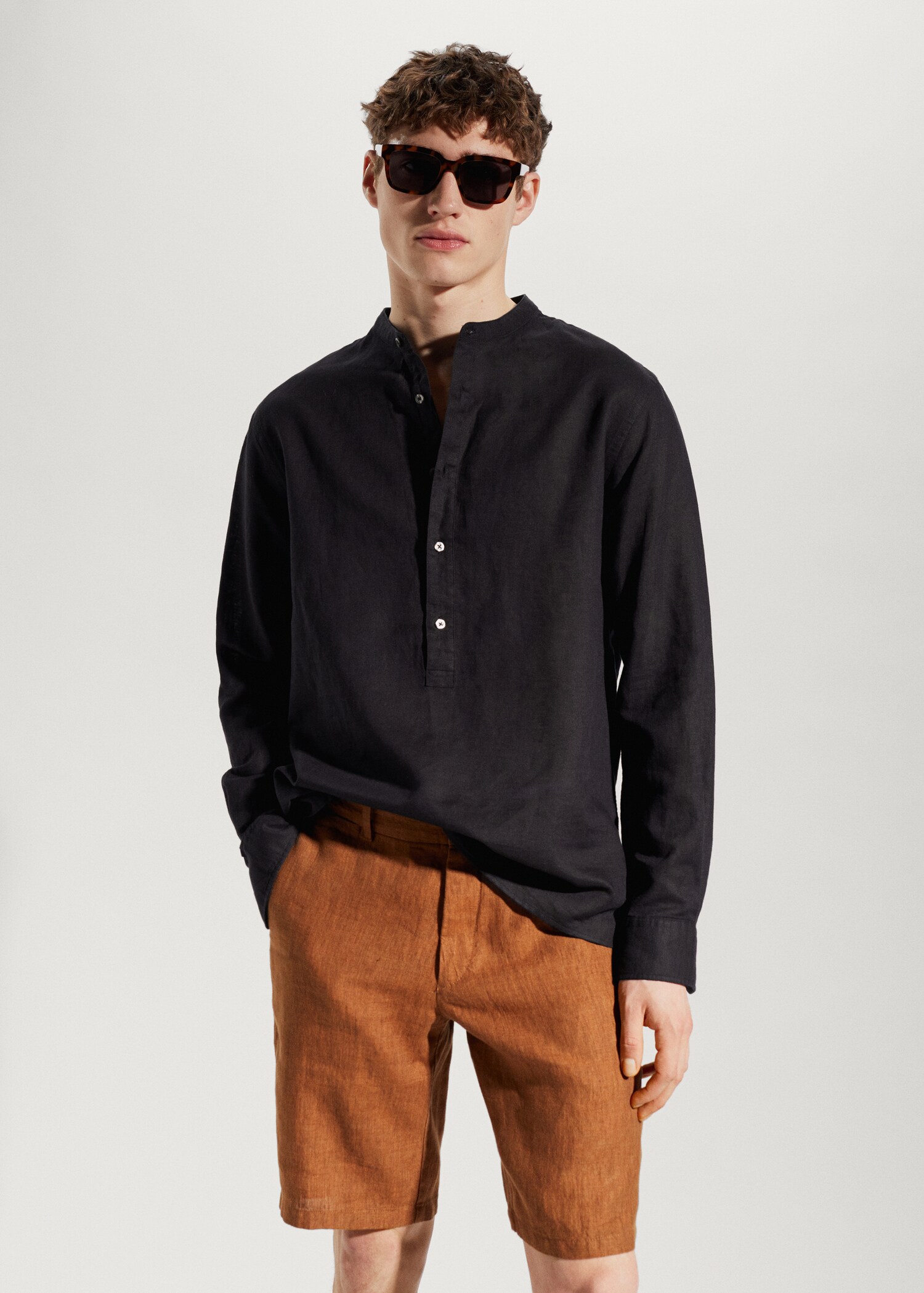 Chemise regular-fit lin col mao - Plan moyen