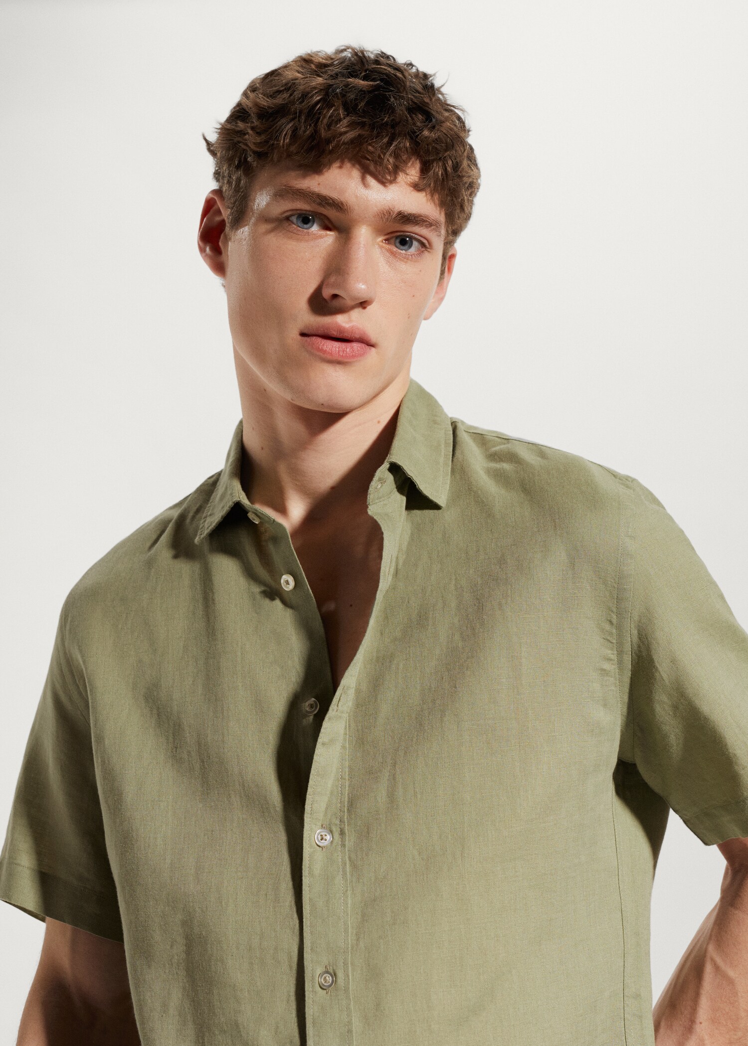 Camisa 100% lino manga corta - Detalle del artículo 1