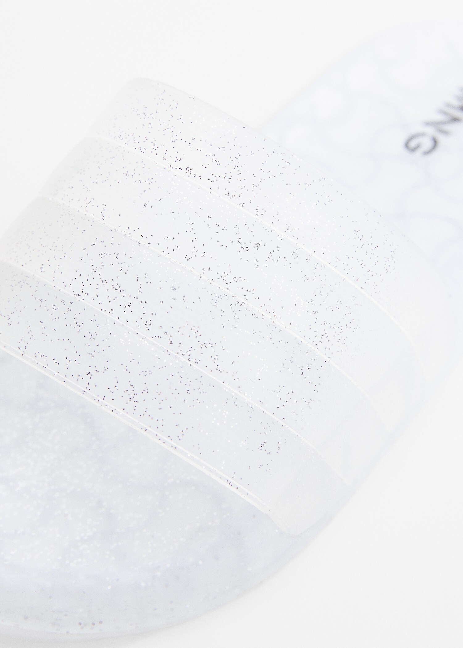 Transparent flip-flops - Details of the article 3