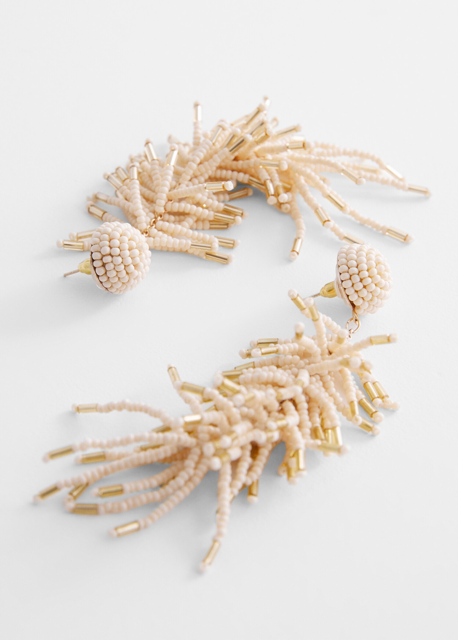 Boucles d'oreilles cascade perles - Plan moyen