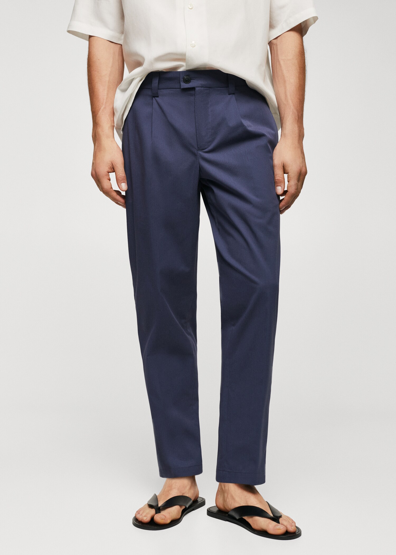 Pantalón pinzas algodón - Plano medio