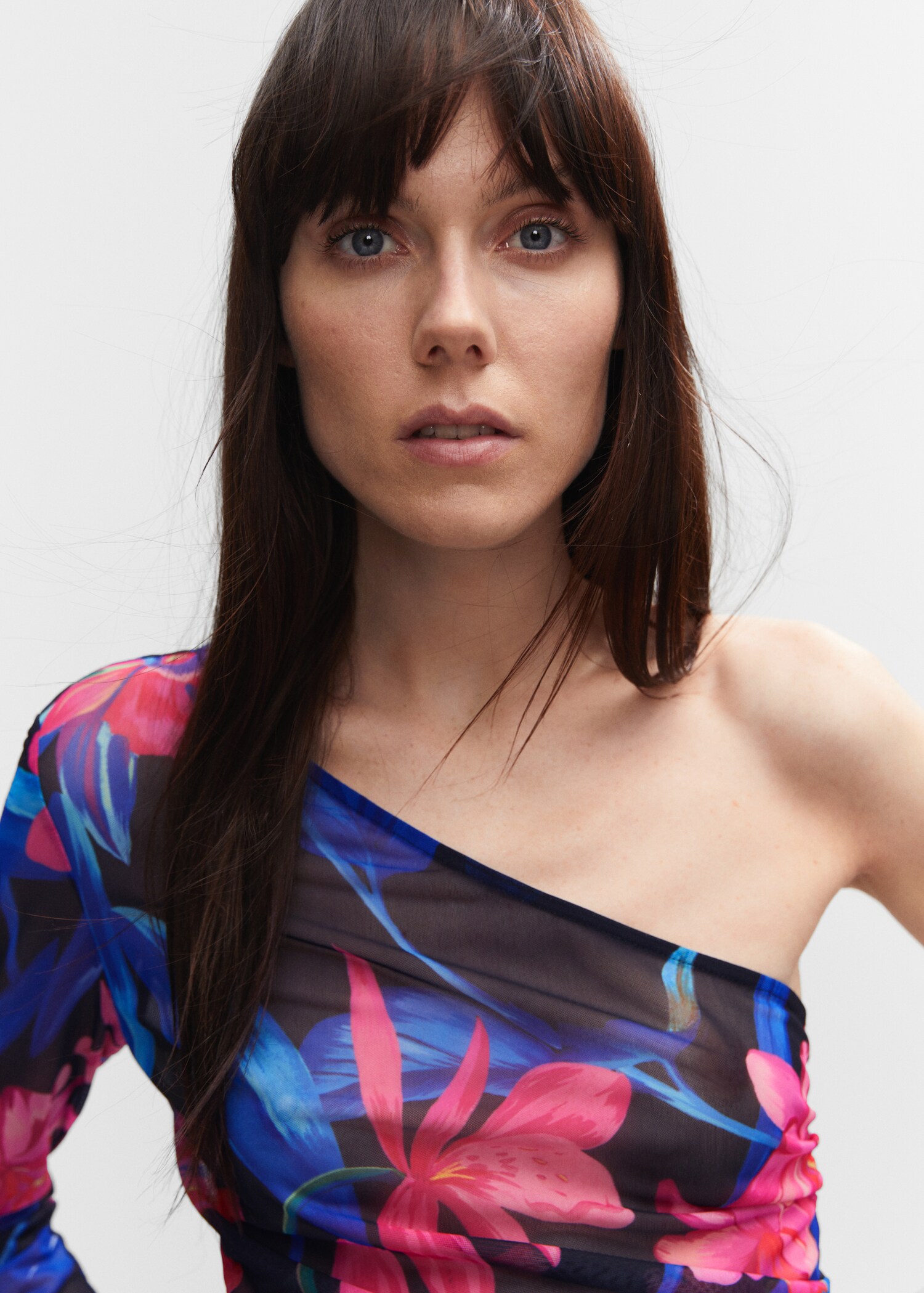 Asymmetrisk topp i chiffon med blomster - Artikkeldetalj 1
