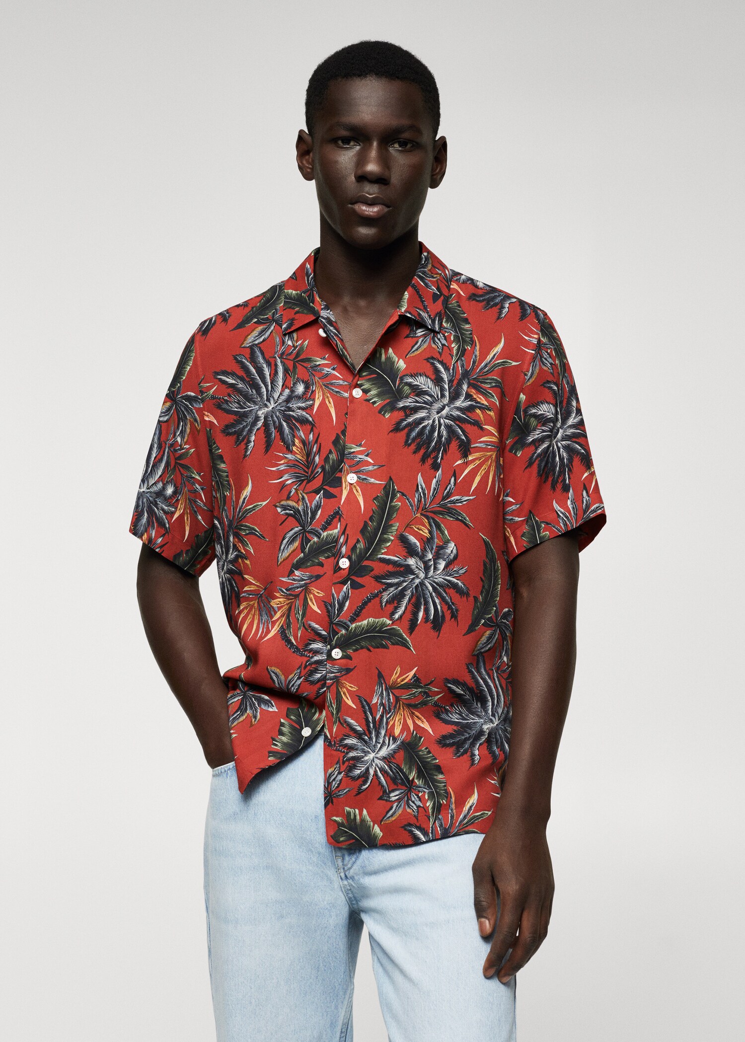 Chemise fluide hawaïenne - Plan moyen