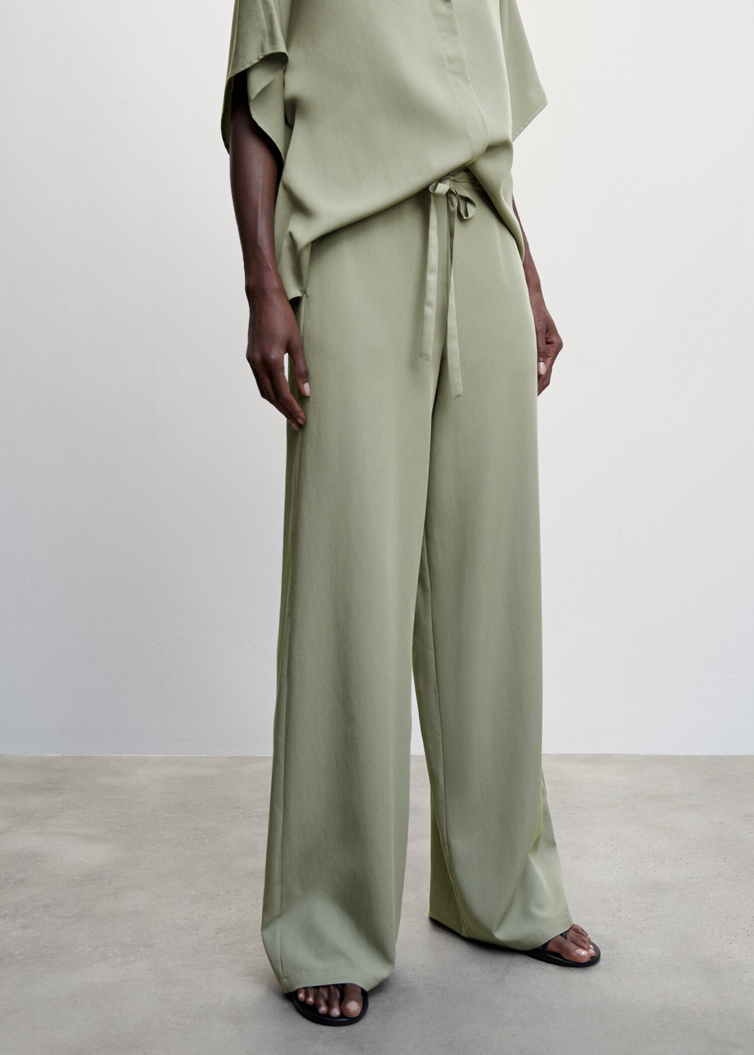 Flowy straight-fit trousers - Medium plane