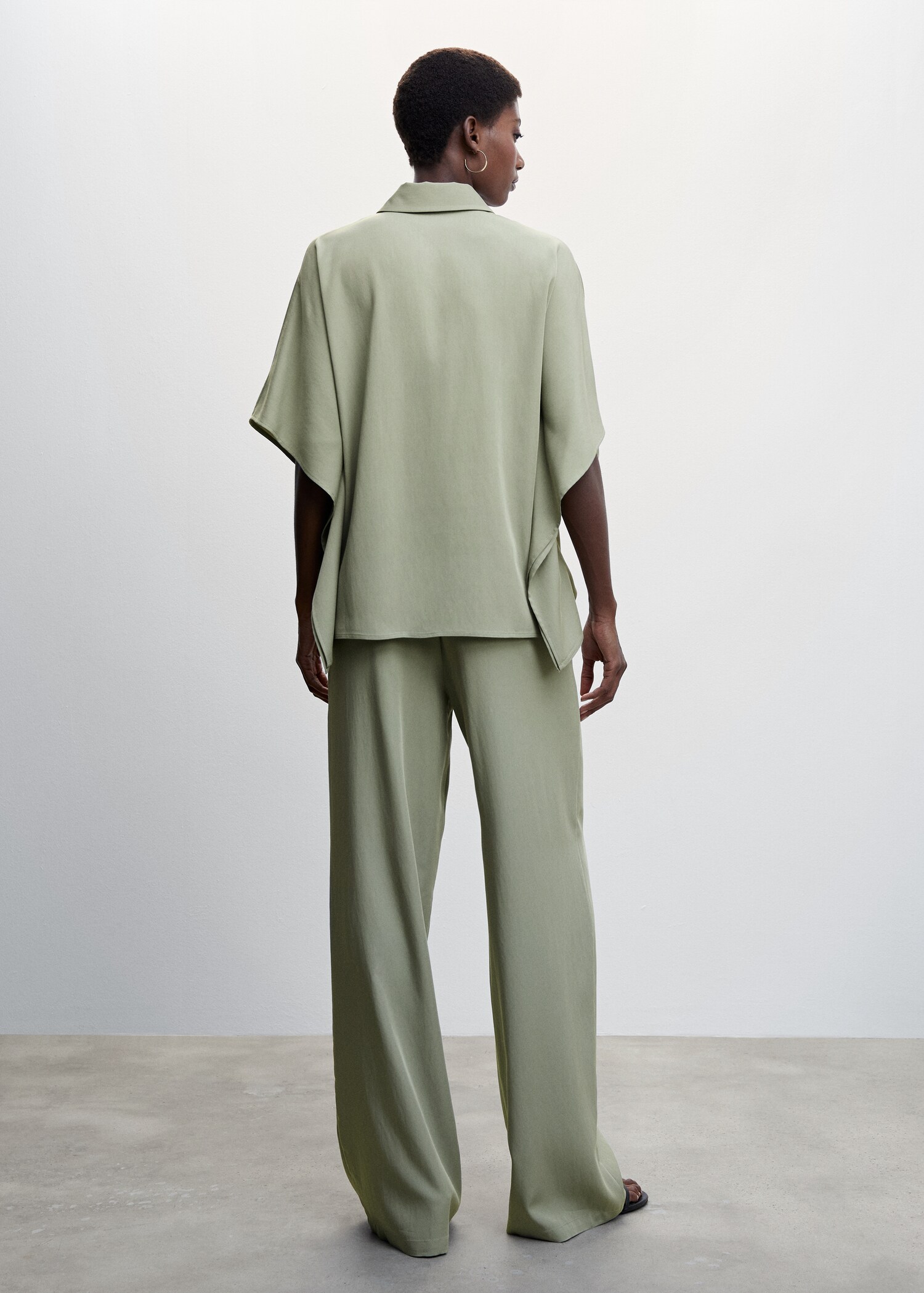 Flowy straight-fit trousers - Details of the article 1