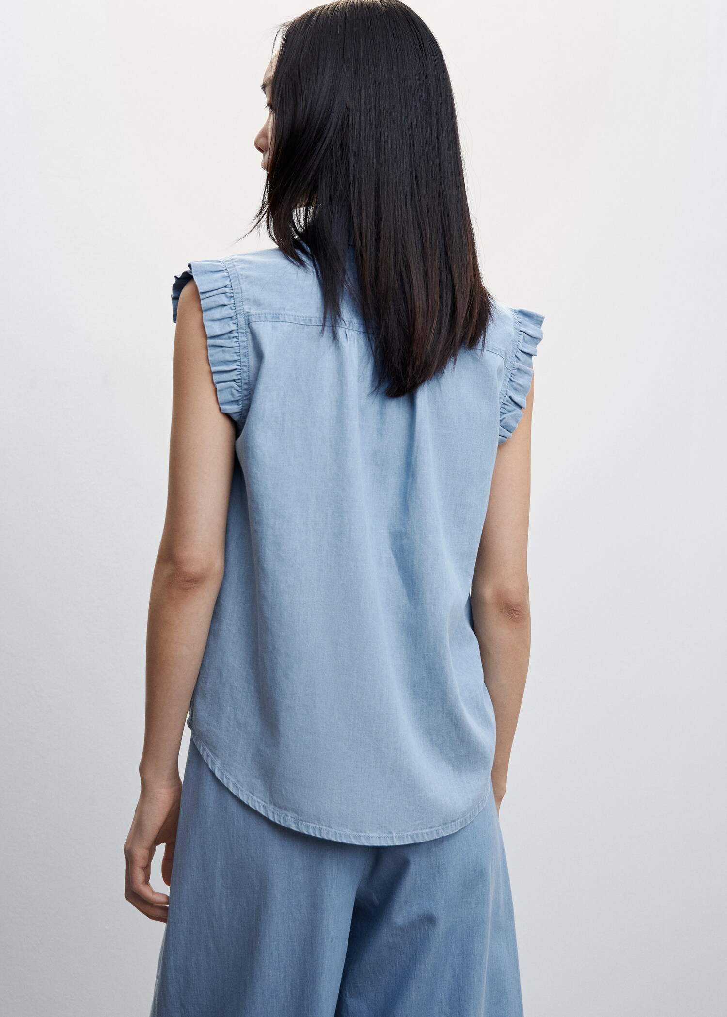 Tencel ruffled blouse - Reverse of the article