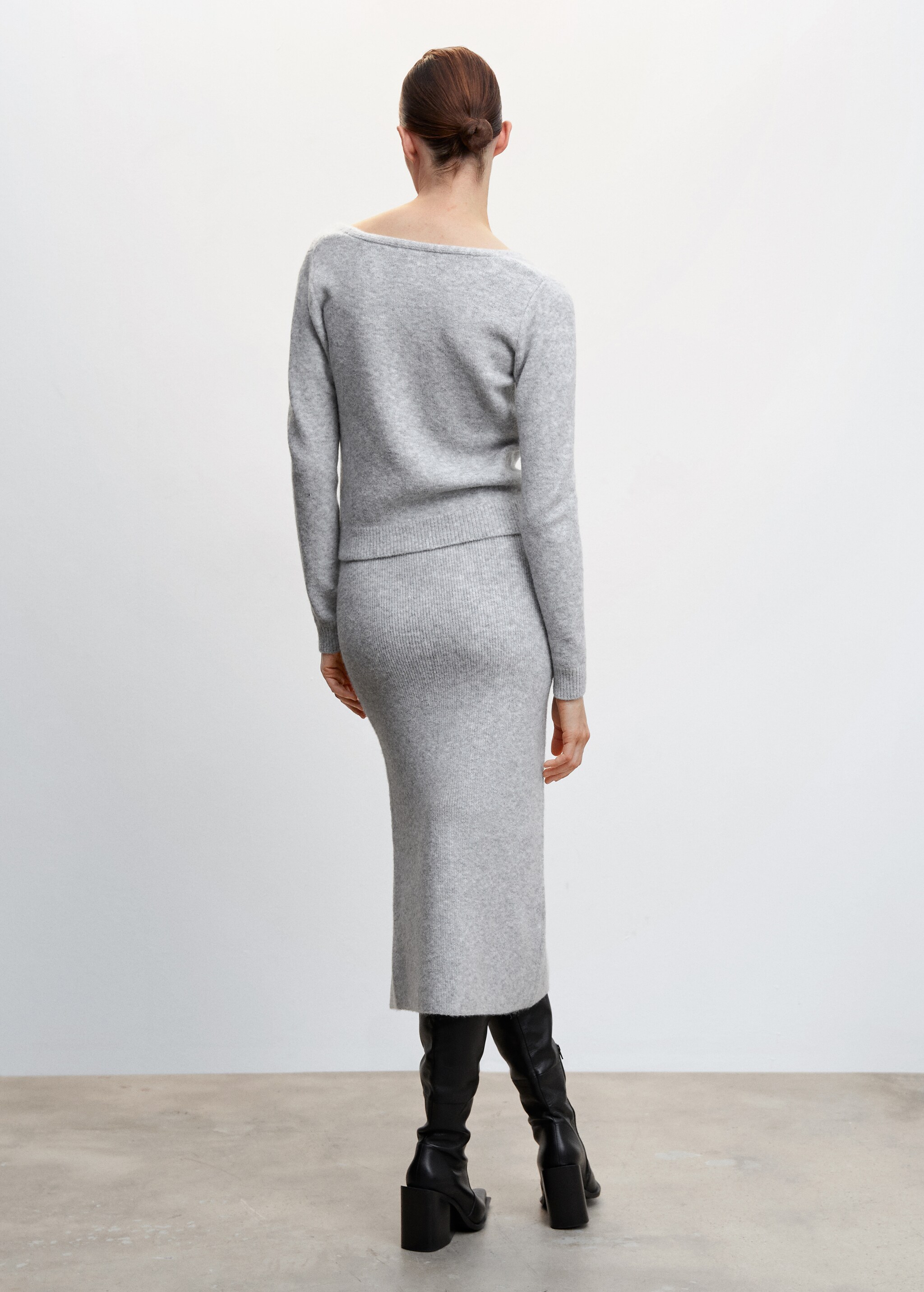 Slit knitted skirt - Reverse of the article